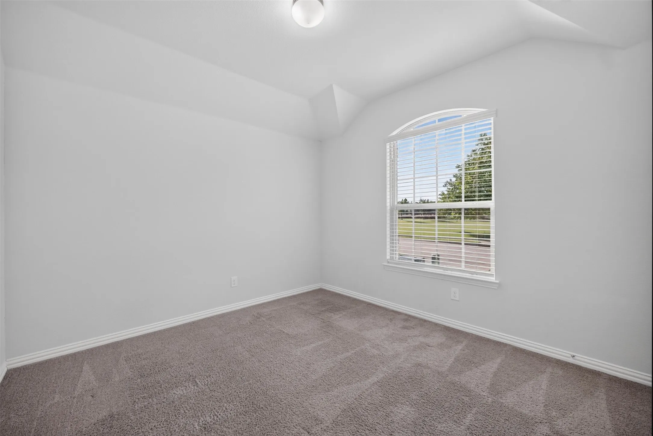 Single Family Residence For Rent in Denton County , 1352 Lake Grove Drive, Little Elm, Texas 75068, 4 Bedroom, 4 Bathroom, 2 Garage spaces, 2,423 Sqft, built in 2019, mls#21396598, Real Estate Agent in Little Elm, Homes For Rent in Denton county, Homes For Rent in Little Elm, Realtor in Little Elm Texas, Real Estate Brokerage Independent Realty Texas, Luminita Cordes Realtor