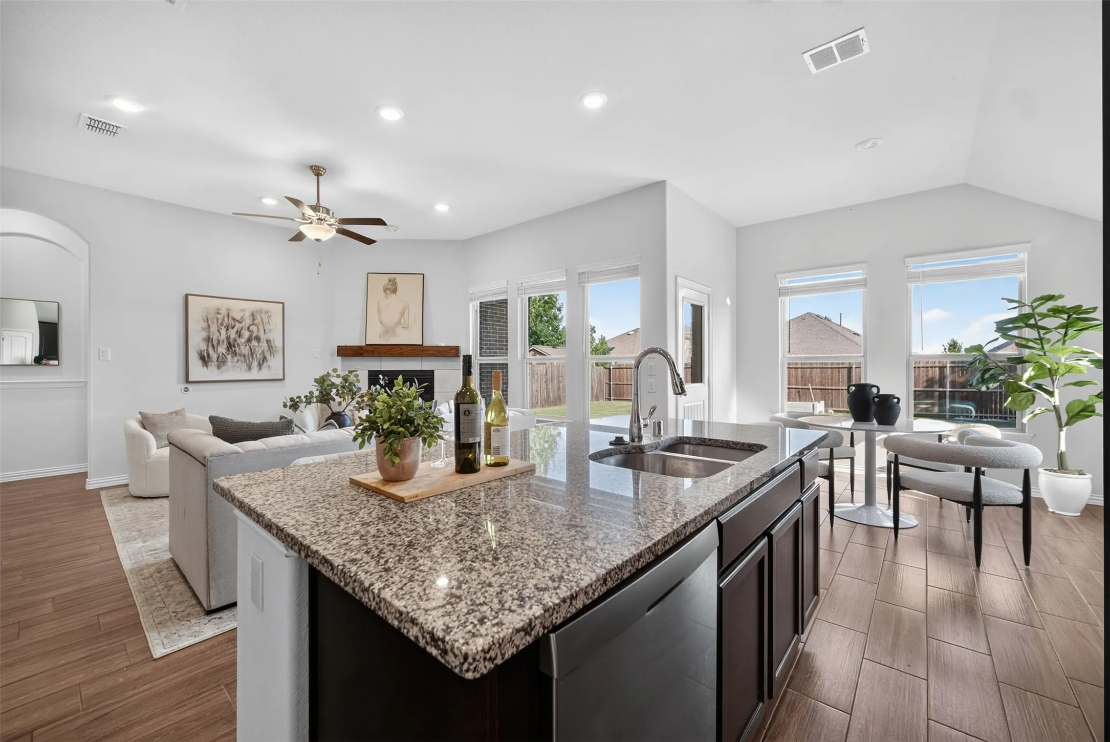Single Family Residence For Rent in Denton County , 1352 Lake Grove Drive, Little Elm, Texas 75068, 4 Bedroom, 4 Bathroom, 2 Garage spaces, 2,423 Sqft, built in 2019, mls#21396598, Real Estate Agent in Little Elm, Homes For Rent in Denton county, Homes For Rent in Little Elm, Realtor in Little Elm Texas, Real Estate Brokerage Independent Realty Texas, Luminita Cordes Realtor
