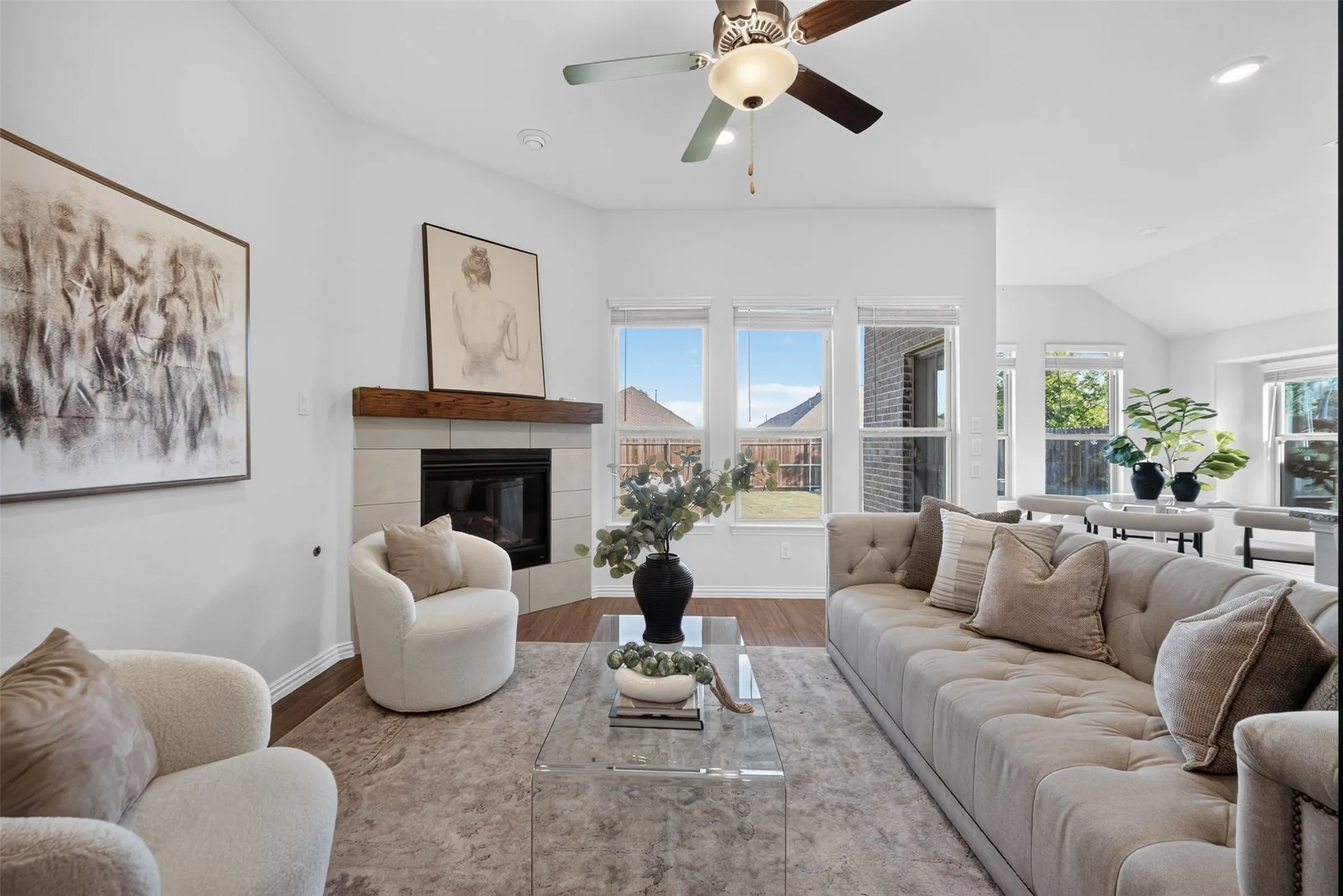 Single Family Residence For Rent in Denton County , 1352 Lake Grove Drive, Little Elm, Texas 75068, 4 Bedroom, 4 Bathroom, 2 Garage spaces, 2,423 Sqft, built in 2019, mls#21396598, Real Estate Agent in Little Elm, Homes For Rent in Denton county, Homes For Rent in Little Elm, Realtor in Little Elm Texas, Real Estate Brokerage Independent Realty Texas, Luminita Cordes Realtor