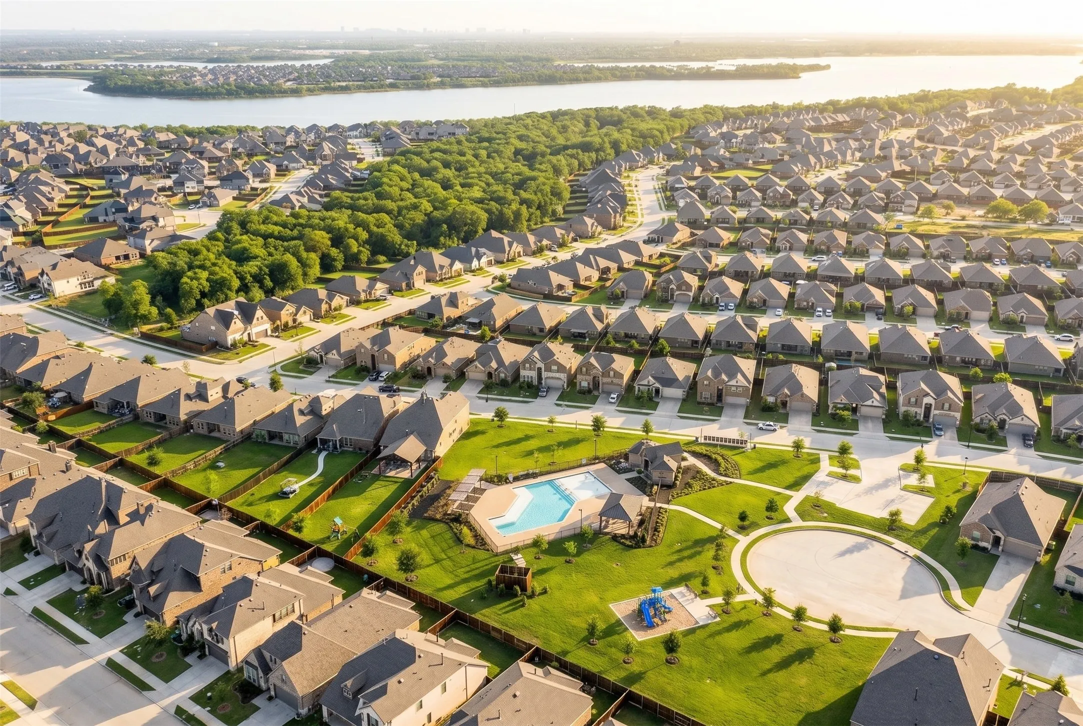 Single Family Residence For Rent in Denton County , 1352 Lake Grove Drive, Little Elm, Texas 75068, 4 Bedroom, 4 Bathroom, 2 Garage spaces, 2,423 Sqft, built in 2019, mls#21396598, Real Estate Agent in Little Elm, Homes For Rent in Denton county, Homes For Rent in Little Elm, Realtor in Little Elm Texas, Real Estate Brokerage Independent Realty Texas, Luminita Cordes Realtor