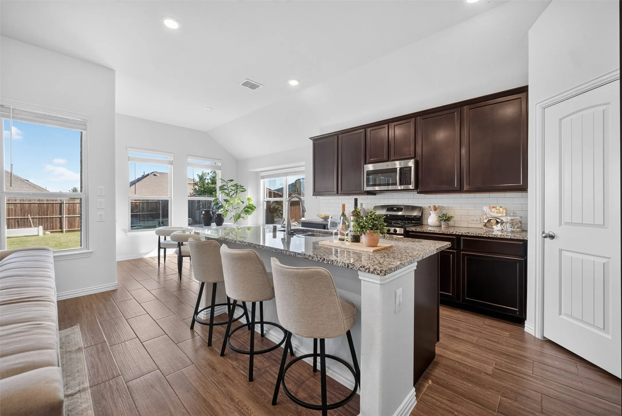 Single Family Residence For Rent in Denton County , 1352 Lake Grove Drive, Little Elm, Texas 75068, 4 Bedroom, 4 Bathroom, 2 Garage spaces, 2,423 Sqft, built in 2019, mls#21396598, Real Estate Agent in Little Elm, Homes For Rent in Denton county, Homes For Rent in Little Elm, Realtor in Little Elm Texas, Real Estate Brokerage Independent Realty Texas, Luminita Cordes Realtor