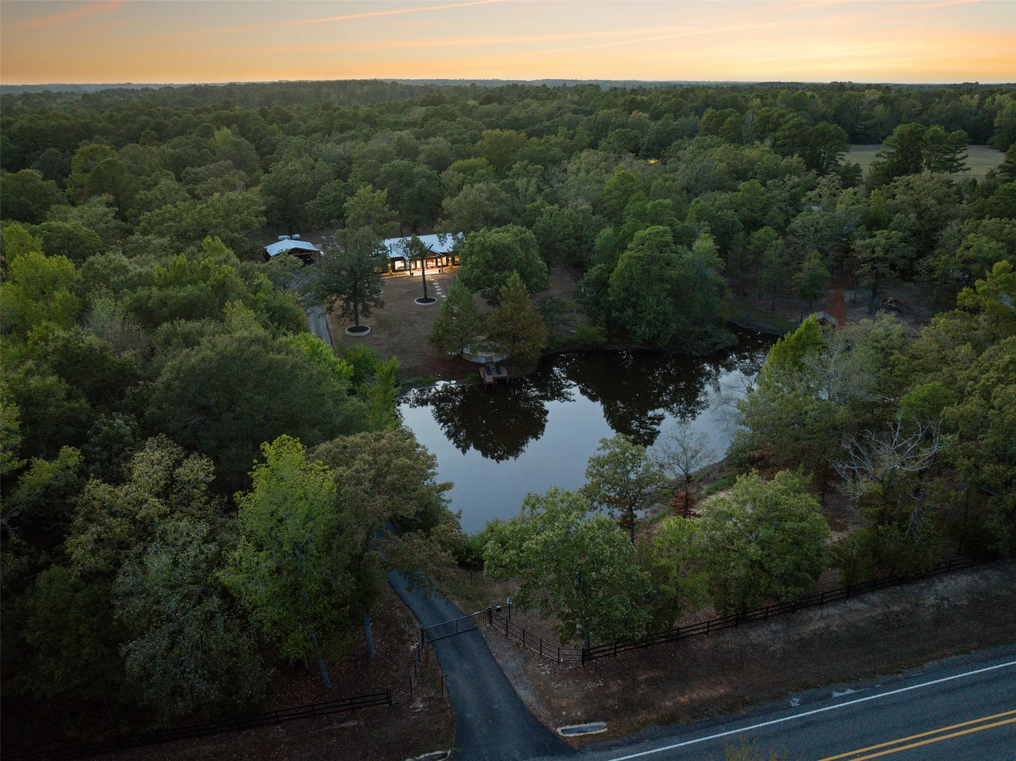 Single Family Residence For Sale in Wood County , 3464 FM 1254, Mineola, Texas 75773, 4 Bedroom, 2 Bathroom, Garage spaces, 2,722 Sqft, built in 2002, mls#21396437, Real Estate Agent in Mineola, Homes For Sale in Wood county, Homes For Sale in Mineola, Realtor in Mineola Texas, Real Estate Brokerage Independent Realty Texas, Luminita Cordes Realtor