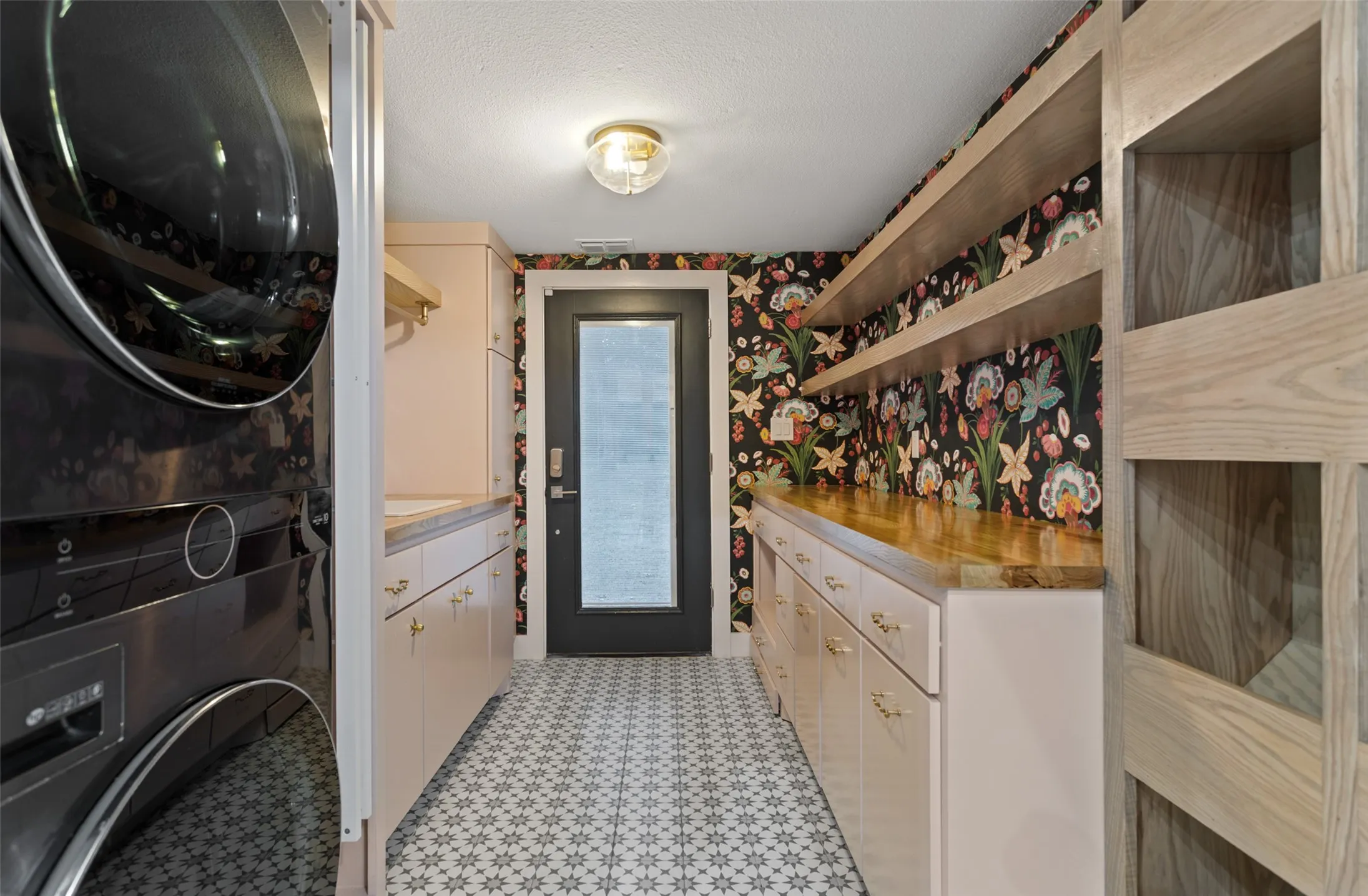 Single Family Residence For Sale in Wood County , 3464 FM 1254, Mineola, Texas 75773, 4 Bedroom, 2 Bathroom, Garage spaces, 2,722 Sqft, built in 2002, mls#21396437, Real Estate Agent in Mineola, Homes For Sale in Wood county, Homes For Sale in Mineola, Realtor in Mineola Texas, Real Estate Brokerage Independent Realty Texas, Luminita Cordes Realtor