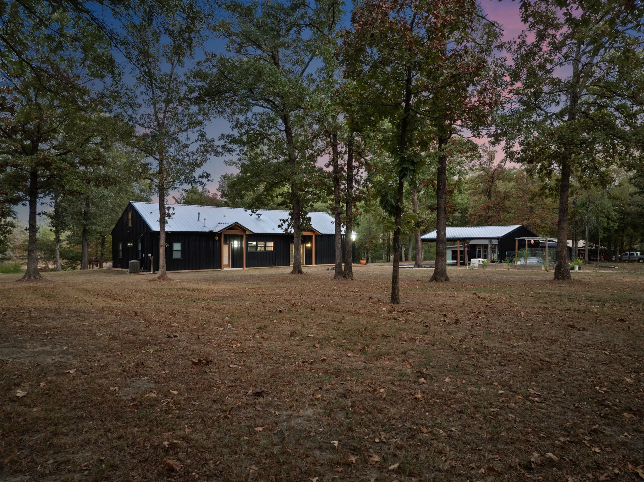 Single Family Residence For Sale in Wood County , 3464 FM 1254, Mineola, Texas 75773, 4 Bedroom, 2 Bathroom, Garage spaces, 2,722 Sqft, built in 2002, mls#21396437, Real Estate Agent in Mineola, Homes For Sale in Wood county, Homes For Sale in Mineola, Realtor in Mineola Texas, Real Estate Brokerage Independent Realty Texas, Luminita Cordes Realtor