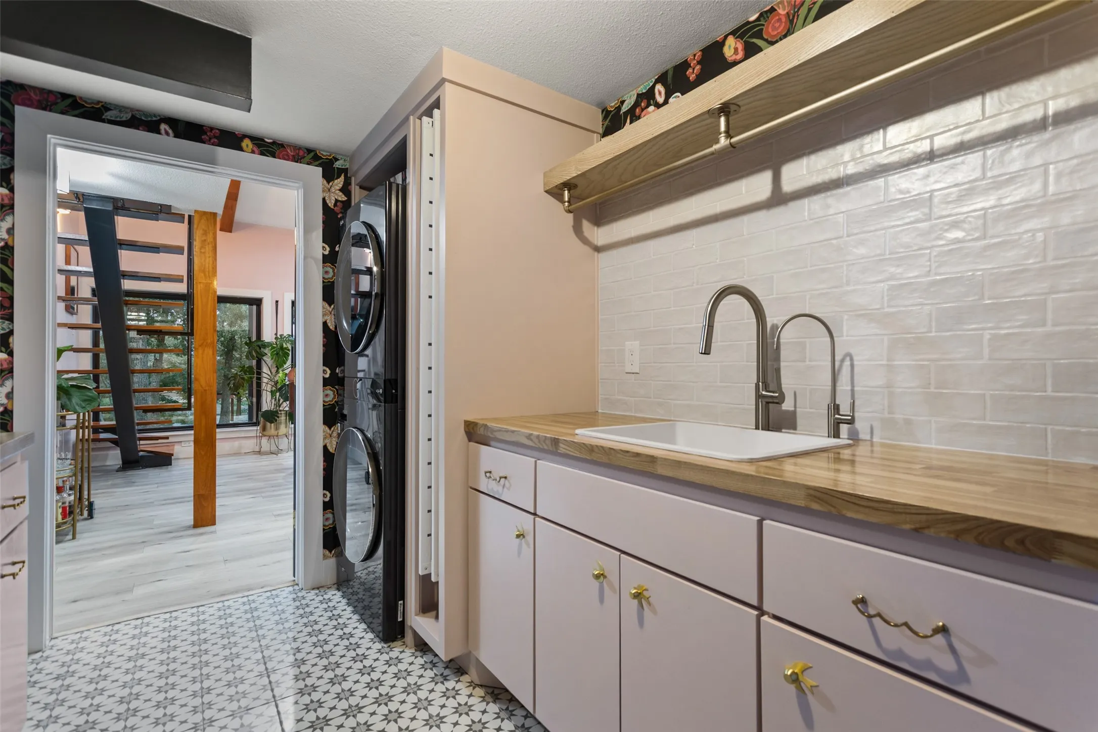 Single Family Residence For Sale in Wood County , 3464 FM 1254, Mineola, Texas 75773, 4 Bedroom, 2 Bathroom, Garage spaces, 2,722 Sqft, built in 2002, mls#21396437, Real Estate Agent in Mineola, Homes For Sale in Wood county, Homes For Sale in Mineola, Realtor in Mineola Texas, Real Estate Brokerage Independent Realty Texas, Luminita Cordes Realtor