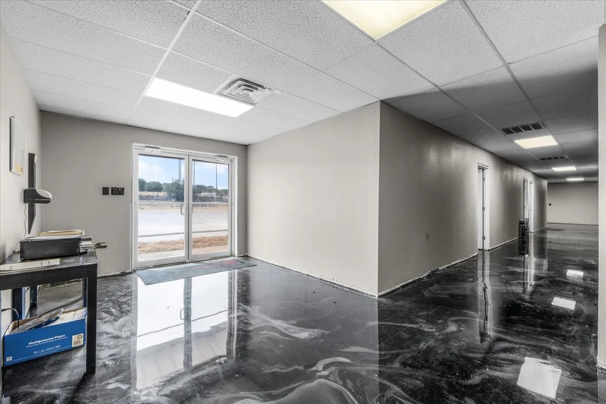 Industrial For Sale in Hood County , 3206 W US Highway 377, Granbury, Texas 76048, 0, 0, Garage spaces, 11,212 Sqft, built in 1998, mls#21397133, Real Estate Agent in Granbury, Homes For Sale in Hood county, Homes For Sale in Granbury, Realtor in Granbury Texas, Real Estate Brokerage Independent Realty Texas, Luminita Cordes Realtor