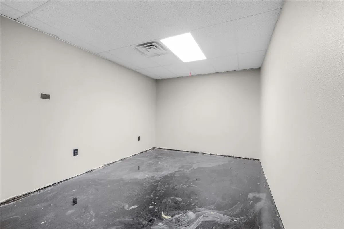 Industrial For Sale in Hood County , 3206 W US Highway 377, Granbury, Texas 76048, 0, 0, Garage spaces, 11,212 Sqft, built in 1998, mls#21397133, Real Estate Agent in Granbury, Homes For Sale in Hood county, Homes For Sale in Granbury, Realtor in Granbury Texas, Real Estate Brokerage Independent Realty Texas, Luminita Cordes Realtor