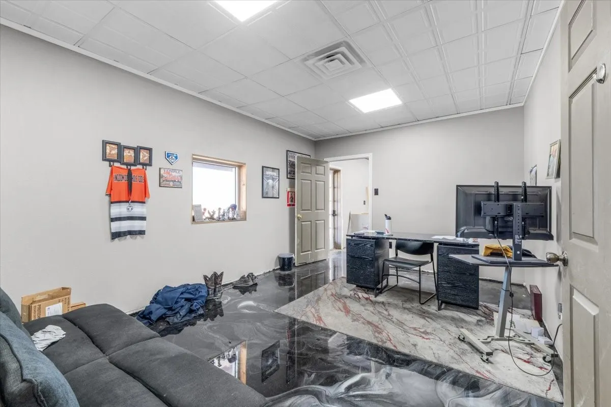 Industrial For Sale in Hood County , 3206 W US Highway 377, Granbury, Texas 76048, 0, 0, Garage spaces, 11,212 Sqft, built in 1998, mls#21397133, Real Estate Agent in Granbury, Homes For Sale in Hood county, Homes For Sale in Granbury, Realtor in Granbury Texas, Real Estate Brokerage Independent Realty Texas, Luminita Cordes Realtor