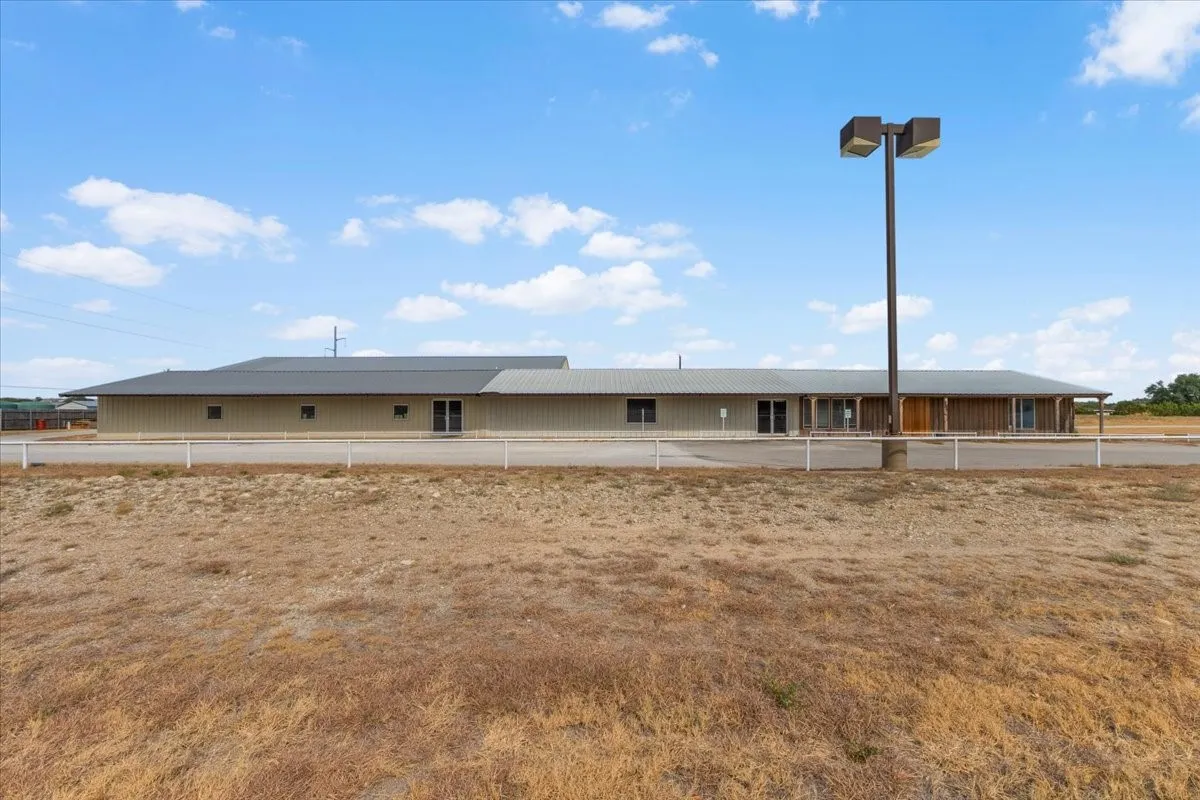 Industrial For Sale in Hood County , 3206 W US Highway 377, Granbury, Texas 76048, 0, 0, Garage spaces, 11,212 Sqft, built in 1998, mls#21397133, Real Estate Agent in Granbury, Homes For Sale in Hood county, Homes For Sale in Granbury, Realtor in Granbury Texas, Real Estate Brokerage Independent Realty Texas, Luminita Cordes Realtor