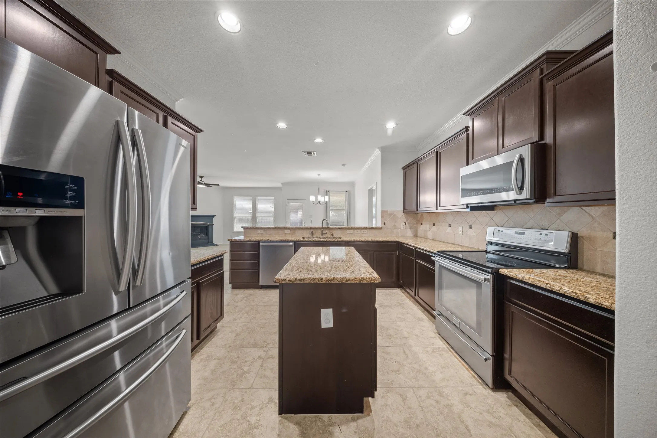 Single Family Residence For Sale in Denton County , 2417 Michelle Creek Drive, Little Elm, Texas 75068, 3 Bedroom, 3 Bathroom, 2 Garage spaces, 2,258 Sqft, built in 2014, mls#21397104, Real Estate Agent in Little Elm, Homes For Sale in Denton county, Homes For Sale in Little Elm, Realtor in Little Elm Texas, Real Estate Brokerage Independent Realty Texas, Luminita Cordes Realtor