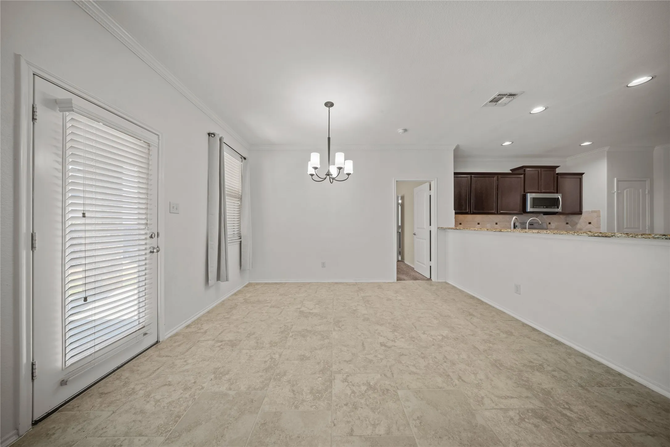 Single Family Residence For Sale in Denton County , 2417 Michelle Creek Drive, Little Elm, Texas 75068, 3 Bedroom, 3 Bathroom, 2 Garage spaces, 2,258 Sqft, built in 2014, mls#21397104, Real Estate Agent in Little Elm, Homes For Sale in Denton county, Homes For Sale in Little Elm, Realtor in Little Elm Texas, Real Estate Brokerage Independent Realty Texas, Luminita Cordes Realtor