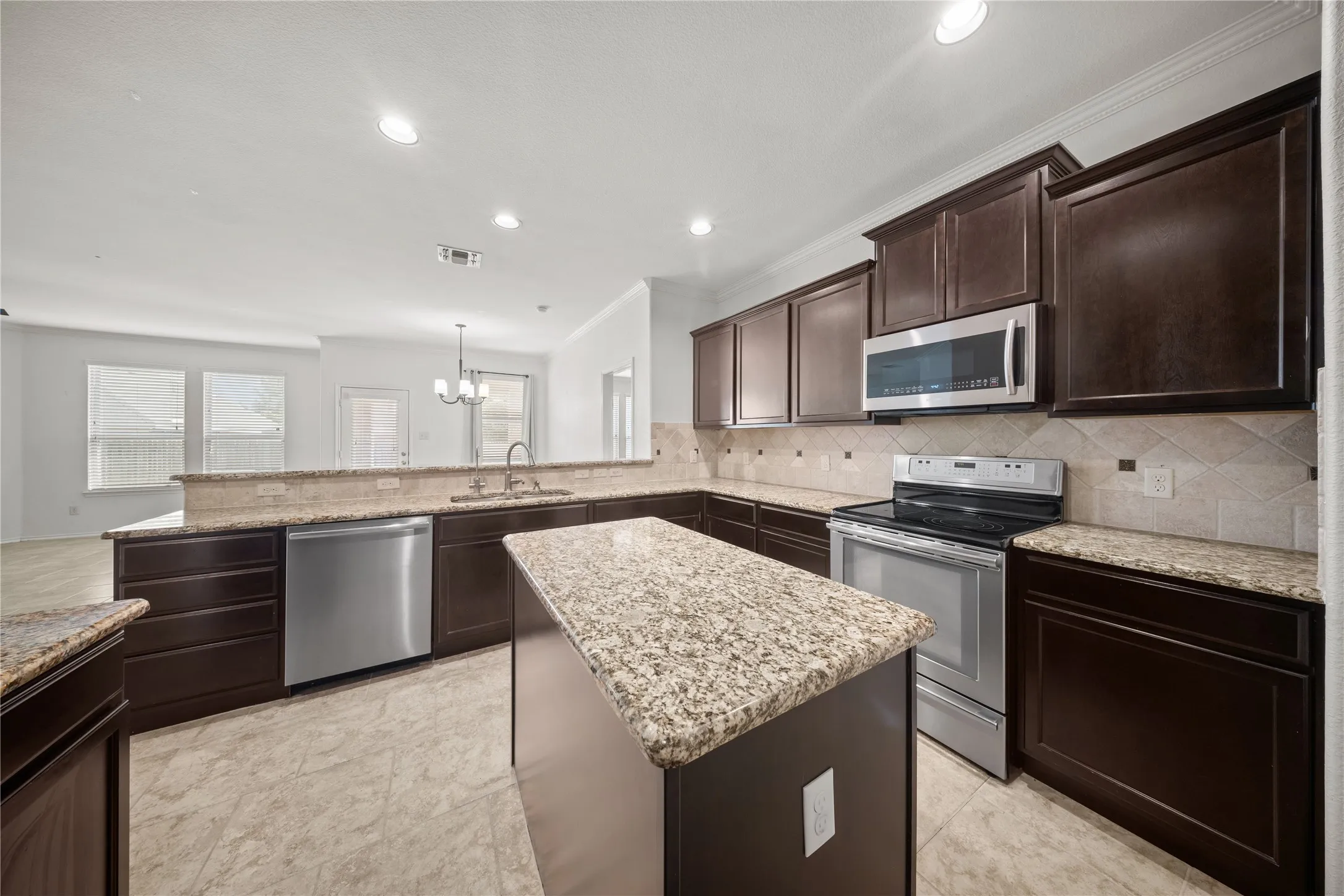 Single Family Residence For Sale in Denton County , 2417 Michelle Creek Drive, Little Elm, Texas 75068, 3 Bedroom, 3 Bathroom, 2 Garage spaces, 2,258 Sqft, built in 2014, mls#21397104, Real Estate Agent in Little Elm, Homes For Sale in Denton county, Homes For Sale in Little Elm, Realtor in Little Elm Texas, Real Estate Brokerage Independent Realty Texas, Luminita Cordes Realtor