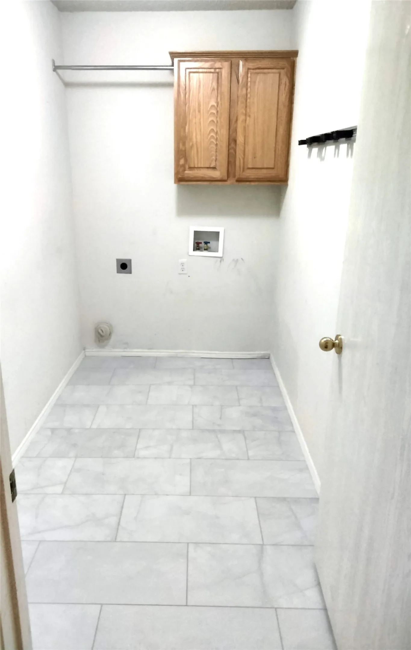 Single Family Residence For Sale in Johnson County , 309 Odell Street, Cleburne, Texas 76033, 3 Bedroom, 2 Bathroom, 2 Garage spaces, 1,724 Sqft, built in 2001, mls#21397024, Real Estate Agent in Cleburne, Homes For Sale in Johnson county, Homes For Sale in Cleburne, Realtor in Cleburne Texas, Real Estate Brokerage Independent Realty Texas, Luminita Cordes Realtor