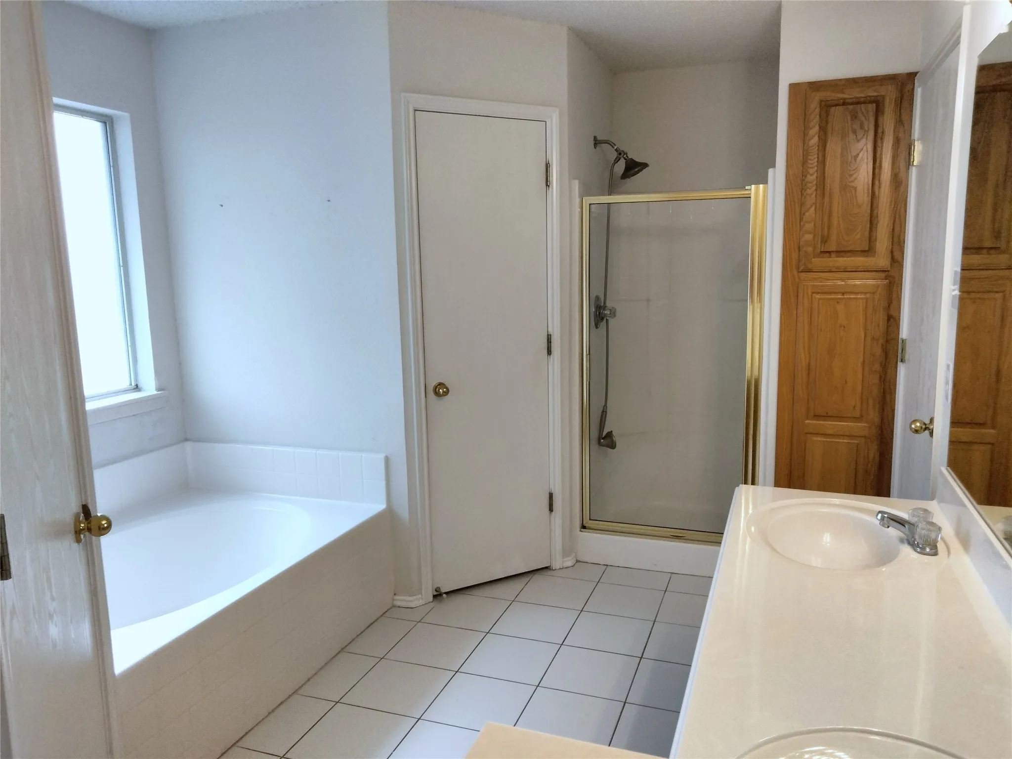 Single Family Residence For Sale in Johnson County , 309 Odell Street, Cleburne, Texas 76033, 3 Bedroom, 2 Bathroom, 2 Garage spaces, 1,724 Sqft, built in 2001, mls#21397024, Real Estate Agent in Cleburne, Homes For Sale in Johnson county, Homes For Sale in Cleburne, Realtor in Cleburne Texas, Real Estate Brokerage Independent Realty Texas, Luminita Cordes Realtor
