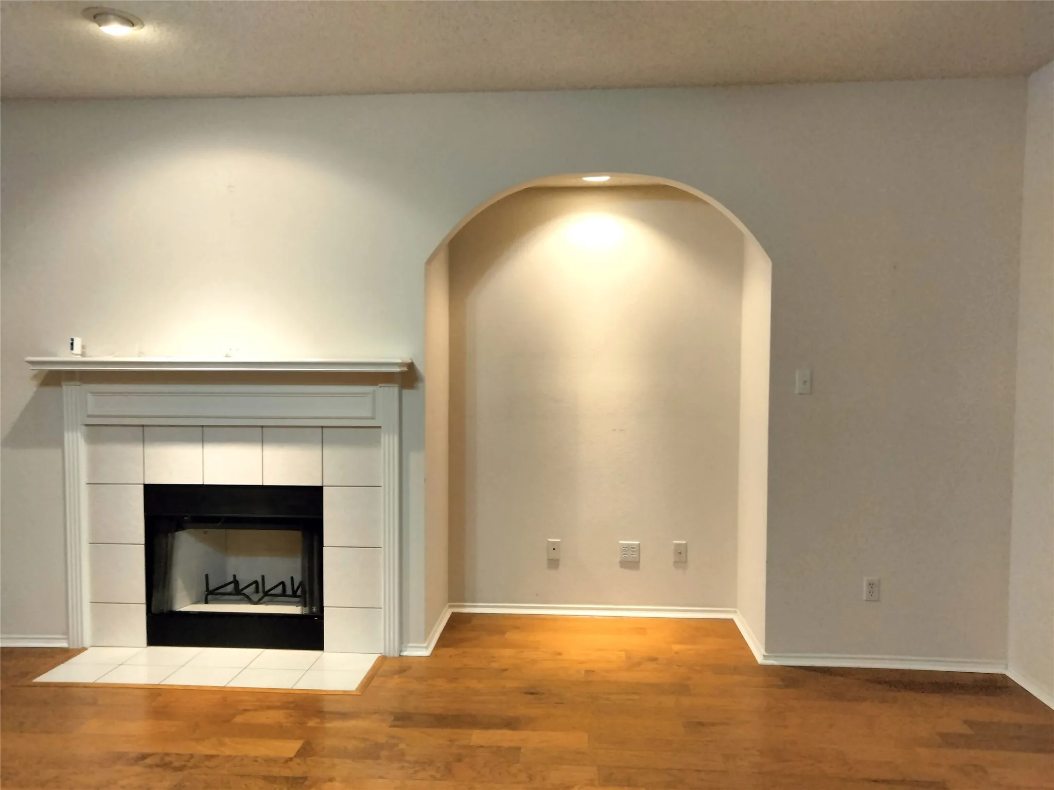Single Family Residence For Sale in Johnson County , 309 Odell Street, Cleburne, Texas 76033, 3 Bedroom, 2 Bathroom, 2 Garage spaces, 1,724 Sqft, built in 2001, mls#21397024, Real Estate Agent in Cleburne, Homes For Sale in Johnson county, Homes For Sale in Cleburne, Realtor in Cleburne Texas, Real Estate Brokerage Independent Realty Texas, Luminita Cordes Realtor