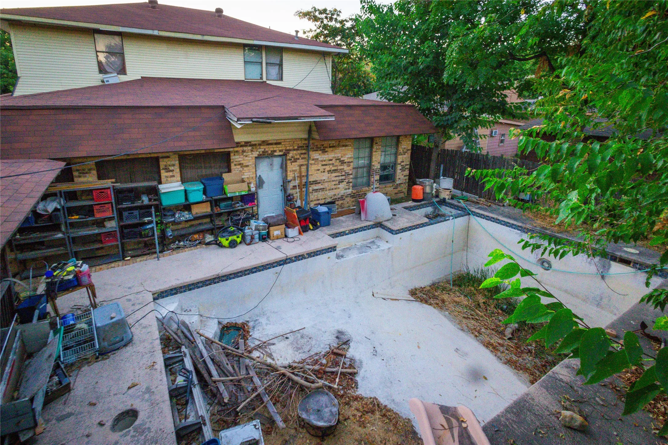 Single Family Residence For Sale in Dallas County , 1720 Salem Street, Irving, Texas 75061, 7 Bedroom, 2 Bathroom, 1 Garage spaces, 3,637 Sqft, built in 1956, mls#21396070, Real Estate Agent in Irving, Homes For Sale in Dallas county, Homes For Sale in Irving, Realtor in Irving Texas, Real Estate Brokerage Independent Realty Texas, Luminita Cordes Realtor