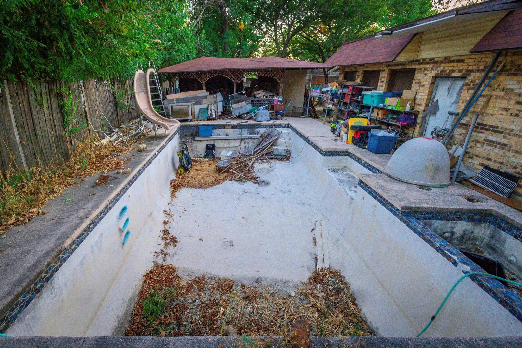 Single Family Residence For Sale in Dallas County , 1720 Salem Street, Irving, Texas 75061, 7 Bedroom, 2 Bathroom, 1 Garage spaces, 3,637 Sqft, built in 1956, mls#21396070, Real Estate Agent in Irving, Homes For Sale in Dallas county, Homes For Sale in Irving, Realtor in Irving Texas, Real Estate Brokerage Independent Realty Texas, Luminita Cordes Realtor