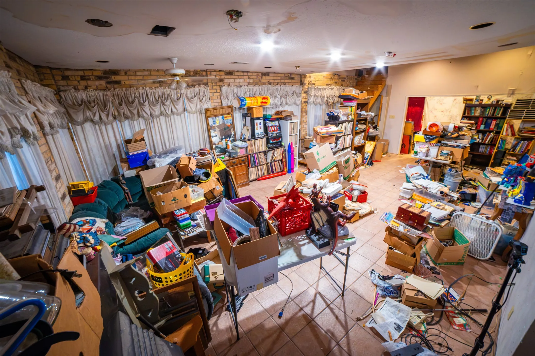 Single Family Residence For Sale in Dallas County , 1720 Salem Street, Irving, Texas 75061, 7 Bedroom, 2 Bathroom, 1 Garage spaces, 3,637 Sqft, built in 1956, mls#21396070, Real Estate Agent in Irving, Homes For Sale in Dallas county, Homes For Sale in Irving, Realtor in Irving Texas, Real Estate Brokerage Independent Realty Texas, Luminita Cordes Realtor