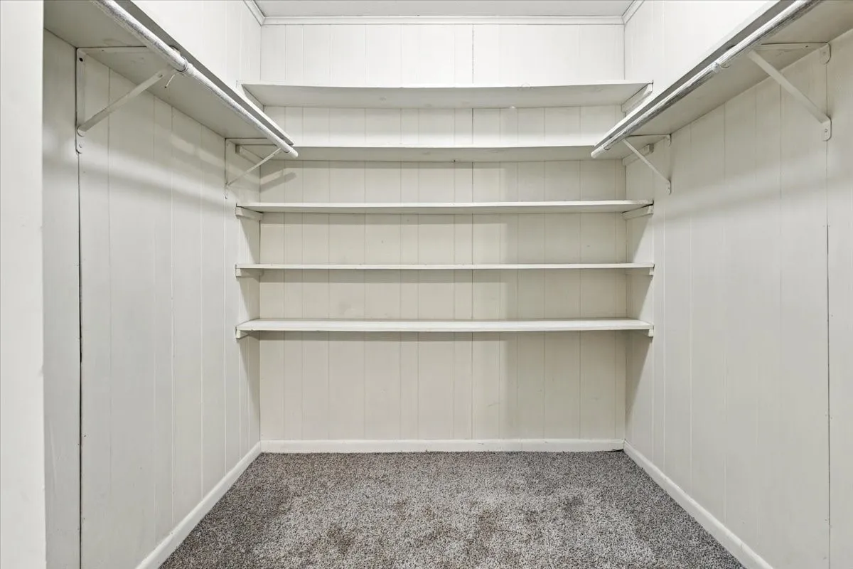 Large Master bedroom walk in closet
