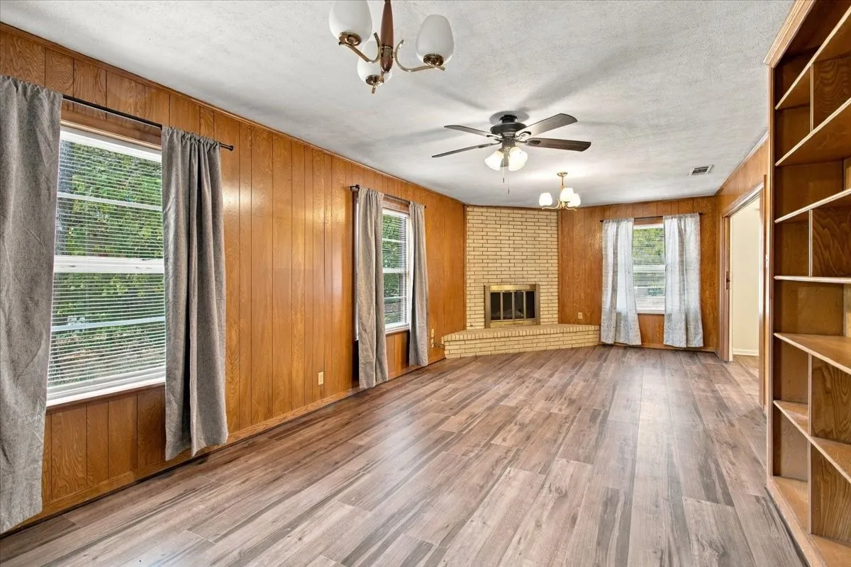 Den view, awesome windows, awesome room!!!