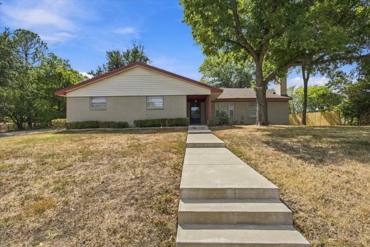 Front sidewalk leading you HOME!