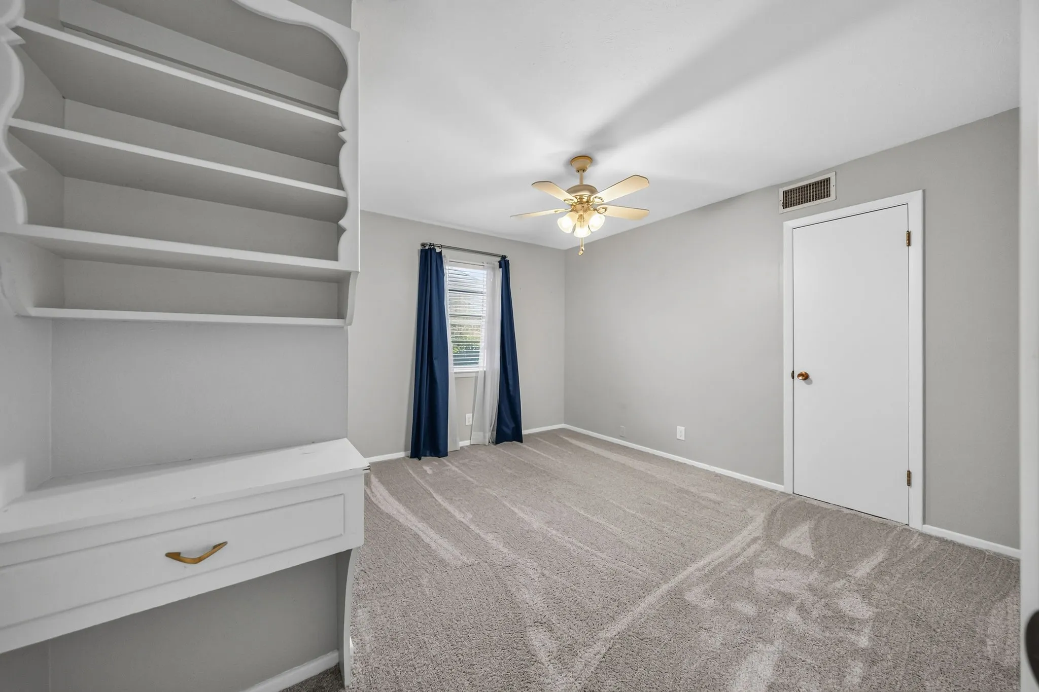 Single Family Residence For Sale in Tarrant County , 2113 David Drive, Fort Worth, Texas 76111, 3 Bedroom, 2 Bathroom, 2 Garage spaces, 1,660 Sqft, built in 1960, mls#21397140, Real Estate Agent in Fort Worth, Homes For Sale in Tarrant county, Homes For Sale in Fort Worth, Realtor in Fort Worth Texas, Real Estate Brokerage Independent Realty Texas, Luminita Cordes Realtor