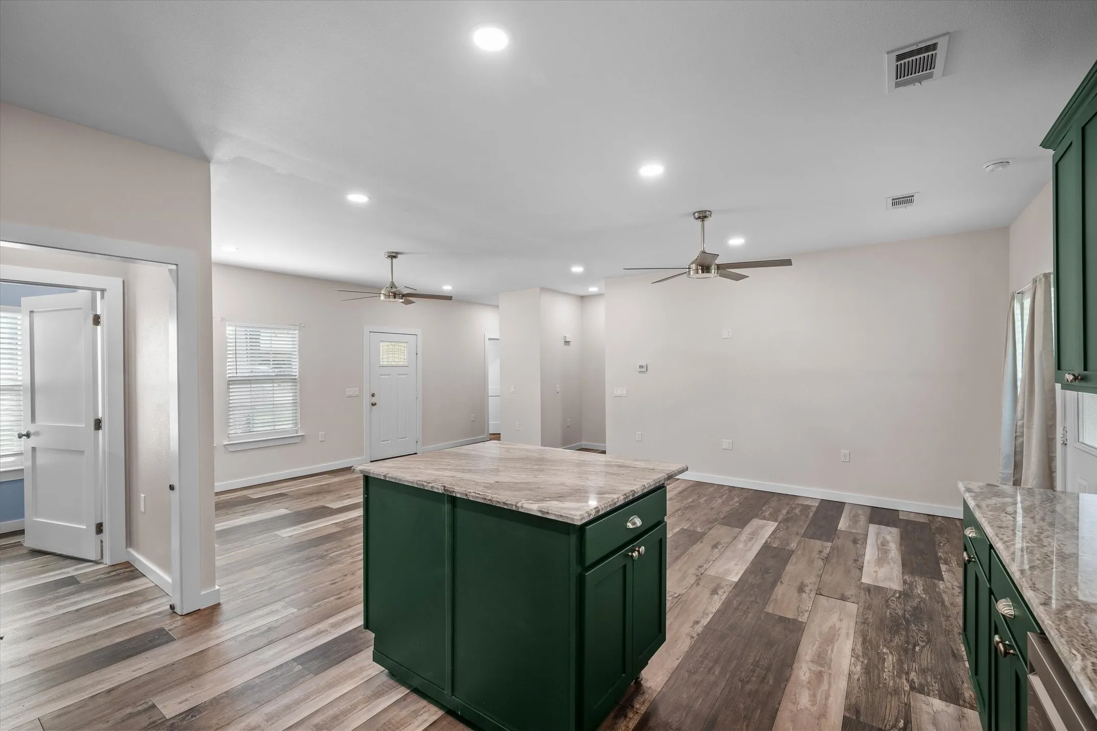 Single Family Residence For Sale in Van Zandt County , 135 Spruce, Van, Texas 75790, 3 Bedroom, 2 Bathroom, Garage spaces, 1,397 Sqft, built in 2024, mls#21397141, Real Estate Agent in Van, Homes For Sale in Van Zandt county, Homes For Sale in Van, Realtor in Van Texas, Real Estate Brokerage Independent Realty Texas, Luminita Cordes Realtor