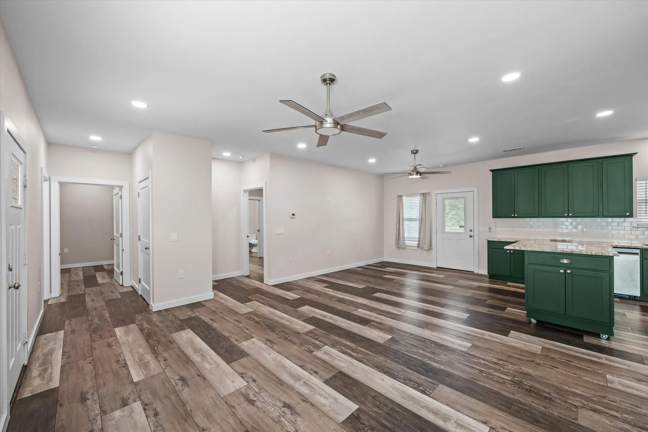 Single Family Residence For Sale in Van Zandt County , 135 Spruce, Van, Texas 75790, 3 Bedroom, 2 Bathroom, Garage spaces, 1,397 Sqft, built in 2024, mls#21397141, Real Estate Agent in Van, Homes For Sale in Van Zandt county, Homes For Sale in Van, Realtor in Van Texas, Real Estate Brokerage Independent Realty Texas, Luminita Cordes Realtor