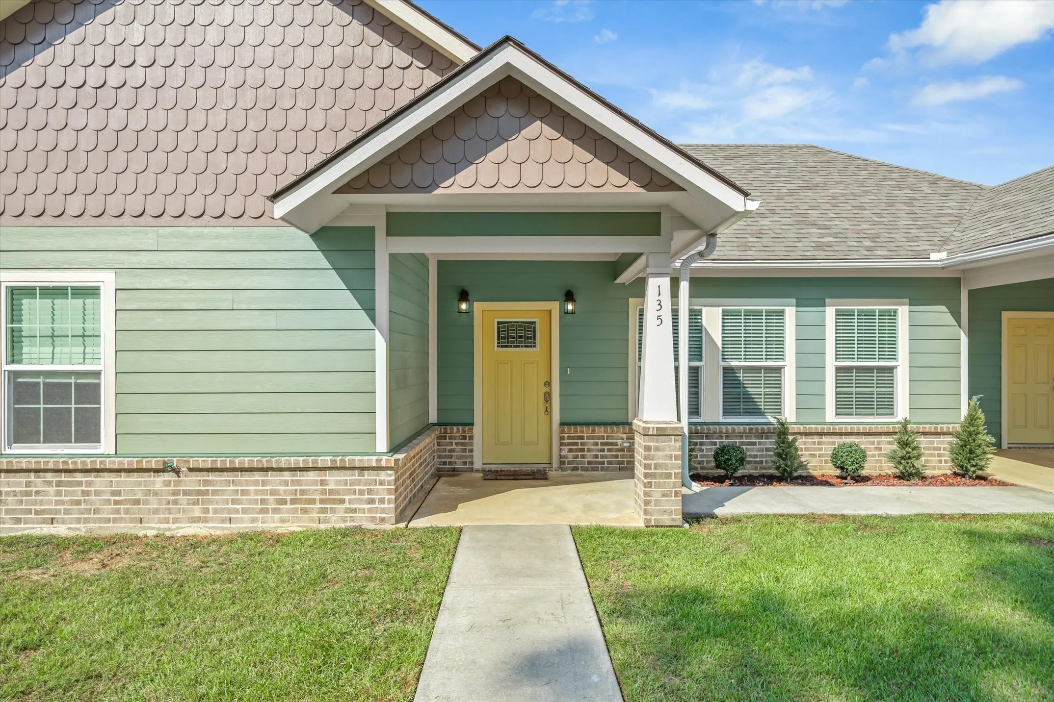Single Family Residence For Sale in Van Zandt County , 135 Spruce, Van, Texas 75790, 3 Bedroom, 2 Bathroom, Garage spaces, 1,397 Sqft, built in 2024, mls#21397141, Real Estate Agent in Van, Homes For Sale in Van Zandt county, Homes For Sale in Van, Realtor in Van Texas, Real Estate Brokerage Independent Realty Texas, Luminita Cordes Realtor