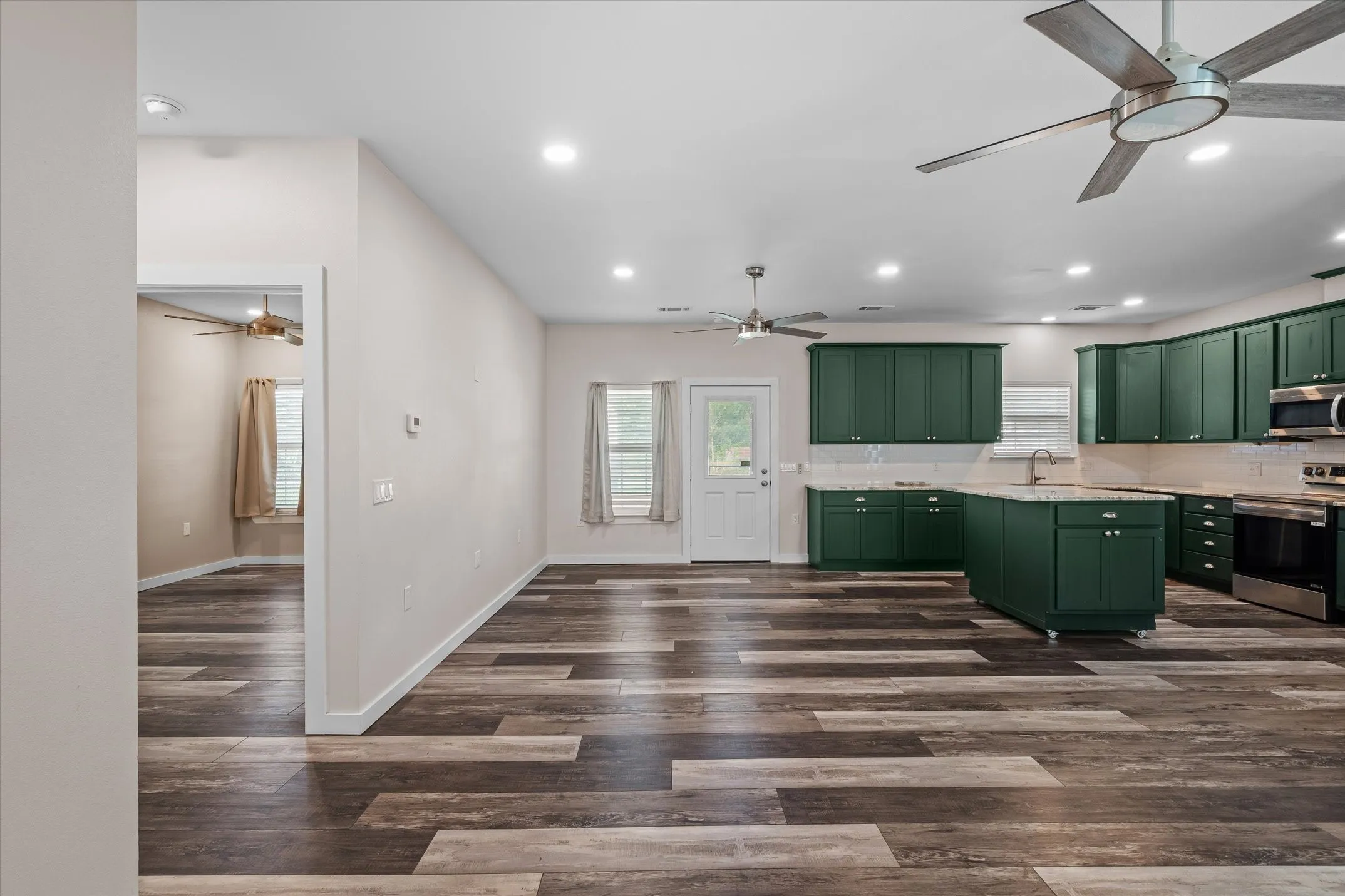 Single Family Residence For Sale in Van Zandt County , 135 Spruce, Van, Texas 75790, 3 Bedroom, 2 Bathroom, Garage spaces, 1,397 Sqft, built in 2024, mls#21397141, Real Estate Agent in Van, Homes For Sale in Van Zandt county, Homes For Sale in Van, Realtor in Van Texas, Real Estate Brokerage Independent Realty Texas, Luminita Cordes Realtor