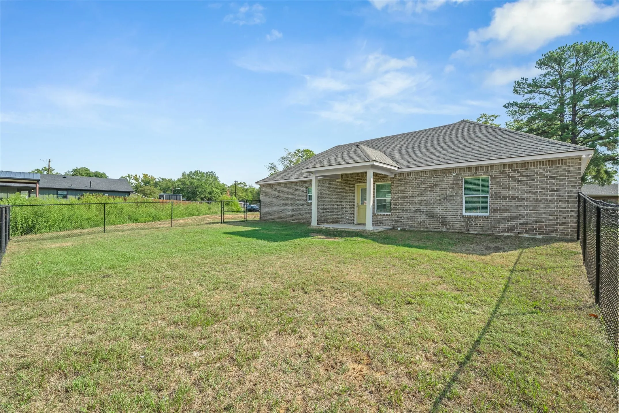 Single Family Residence For Sale in Van Zandt County , 135 Spruce, Van, Texas 75790, 3 Bedroom, 2 Bathroom, Garage spaces, 1,397 Sqft, built in 2024, mls#21397141, Real Estate Agent in Van, Homes For Sale in Van Zandt county, Homes For Sale in Van, Realtor in Van Texas, Real Estate Brokerage Independent Realty Texas, Luminita Cordes Realtor