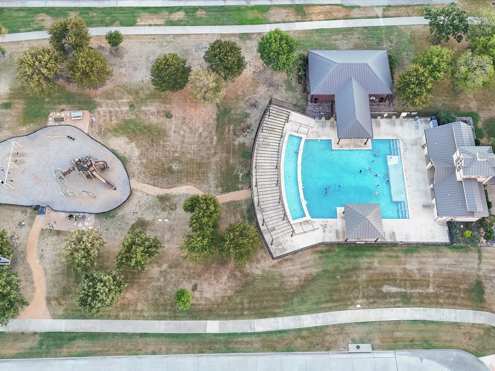 Single Family Residence For Sale in Denton County , 2948 Clearfork Trail, Frisco, Texas 75034, 4 Bedroom, 4 Bathroom, 2 Garage spaces, 4,271 Sqft, built in 2007, mls#21395061, Real Estate Agent in Frisco, Homes For Sale in Denton county, Homes For Sale in Frisco, Realtor in Frisco Texas, Real Estate Brokerage Independent Realty Texas, Luminita Cordes Realtor