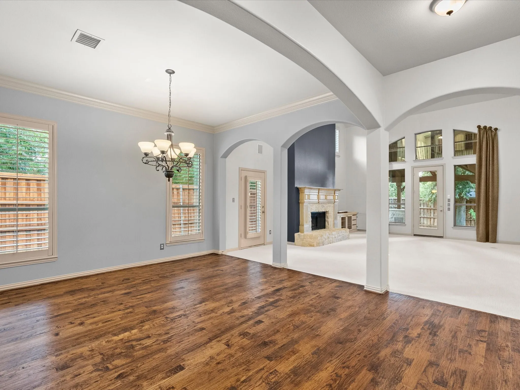 Single Family Residence For Sale in Denton County , 2948 Clearfork Trail, Frisco, Texas 75034, 4 Bedroom, 4 Bathroom, 2 Garage spaces, 4,271 Sqft, built in 2007, mls#21395061, Real Estate Agent in Frisco, Homes For Sale in Denton county, Homes For Sale in Frisco, Realtor in Frisco Texas, Real Estate Brokerage Independent Realty Texas, Luminita Cordes Realtor