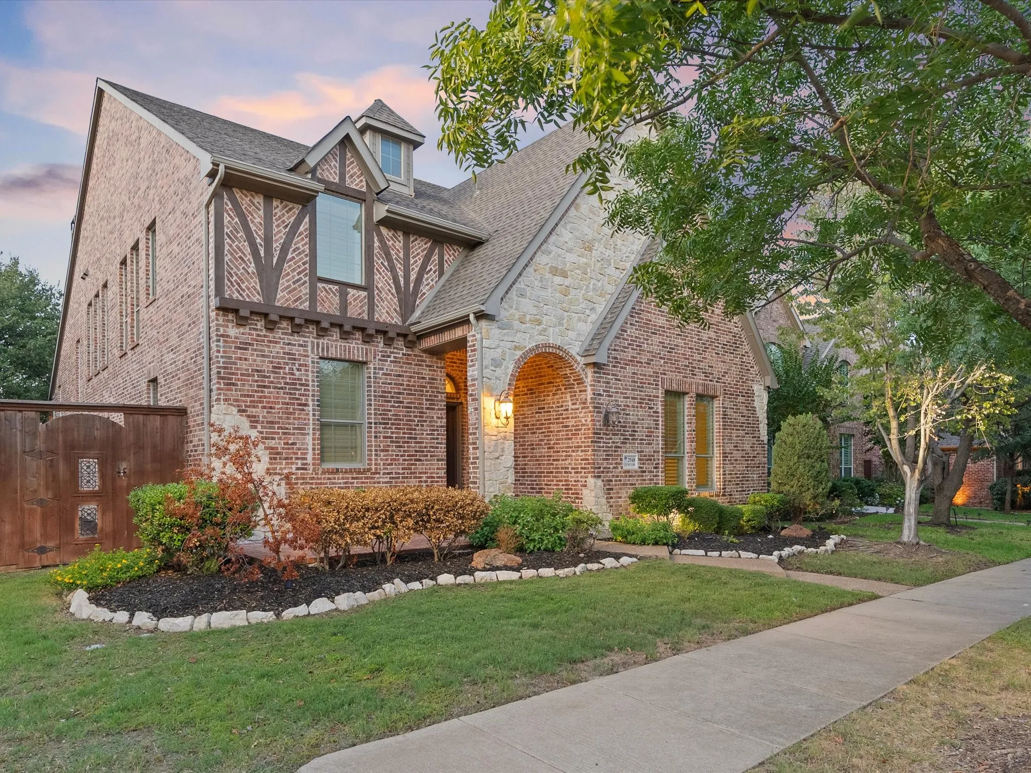Single Family Residence For Sale in Denton County , 2948 Clearfork Trail, Frisco, Texas 75034, 4 Bedroom, 4 Bathroom, 2 Garage spaces, 4,271 Sqft, built in 2007, mls#21395061, Real Estate Agent in Frisco, Homes For Sale in Denton county, Homes For Sale in Frisco, Realtor in Frisco Texas, Real Estate Brokerage Independent Realty Texas, Luminita Cordes Realtor