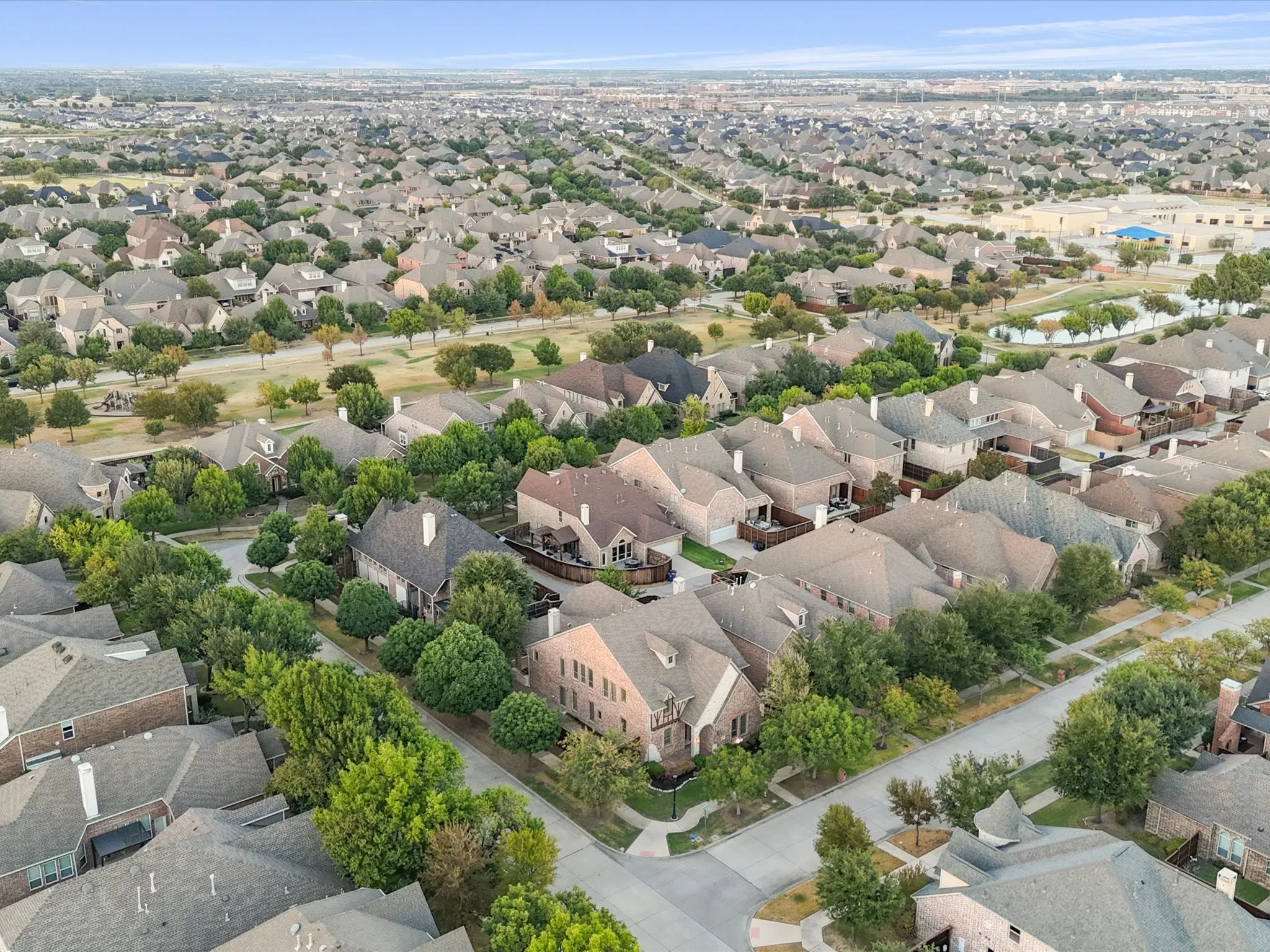 Single Family Residence For Sale in Denton County , 2948 Clearfork Trail, Frisco, Texas 75034, 4 Bedroom, 4 Bathroom, 2 Garage spaces, 4,271 Sqft, built in 2007, mls#21395061, Real Estate Agent in Frisco, Homes For Sale in Denton county, Homes For Sale in Frisco, Realtor in Frisco Texas, Real Estate Brokerage Independent Realty Texas, Luminita Cordes Realtor