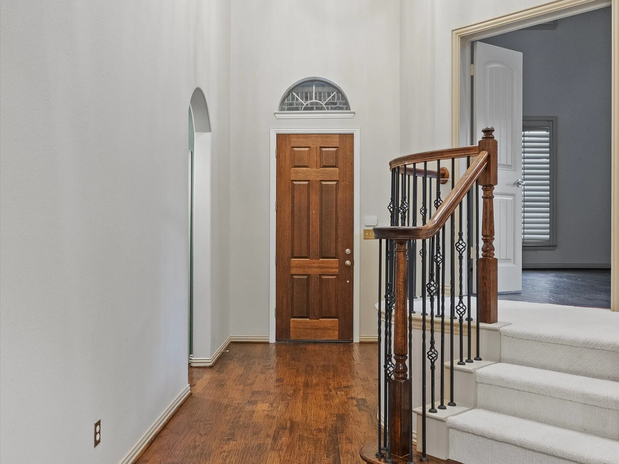 Single Family Residence For Sale in Denton County , 2948 Clearfork Trail, Frisco, Texas 75034, 4 Bedroom, 4 Bathroom, 2 Garage spaces, 4,271 Sqft, built in 2007, mls#21395061, Real Estate Agent in Frisco, Homes For Sale in Denton county, Homes For Sale in Frisco, Realtor in Frisco Texas, Real Estate Brokerage Independent Realty Texas, Luminita Cordes Realtor