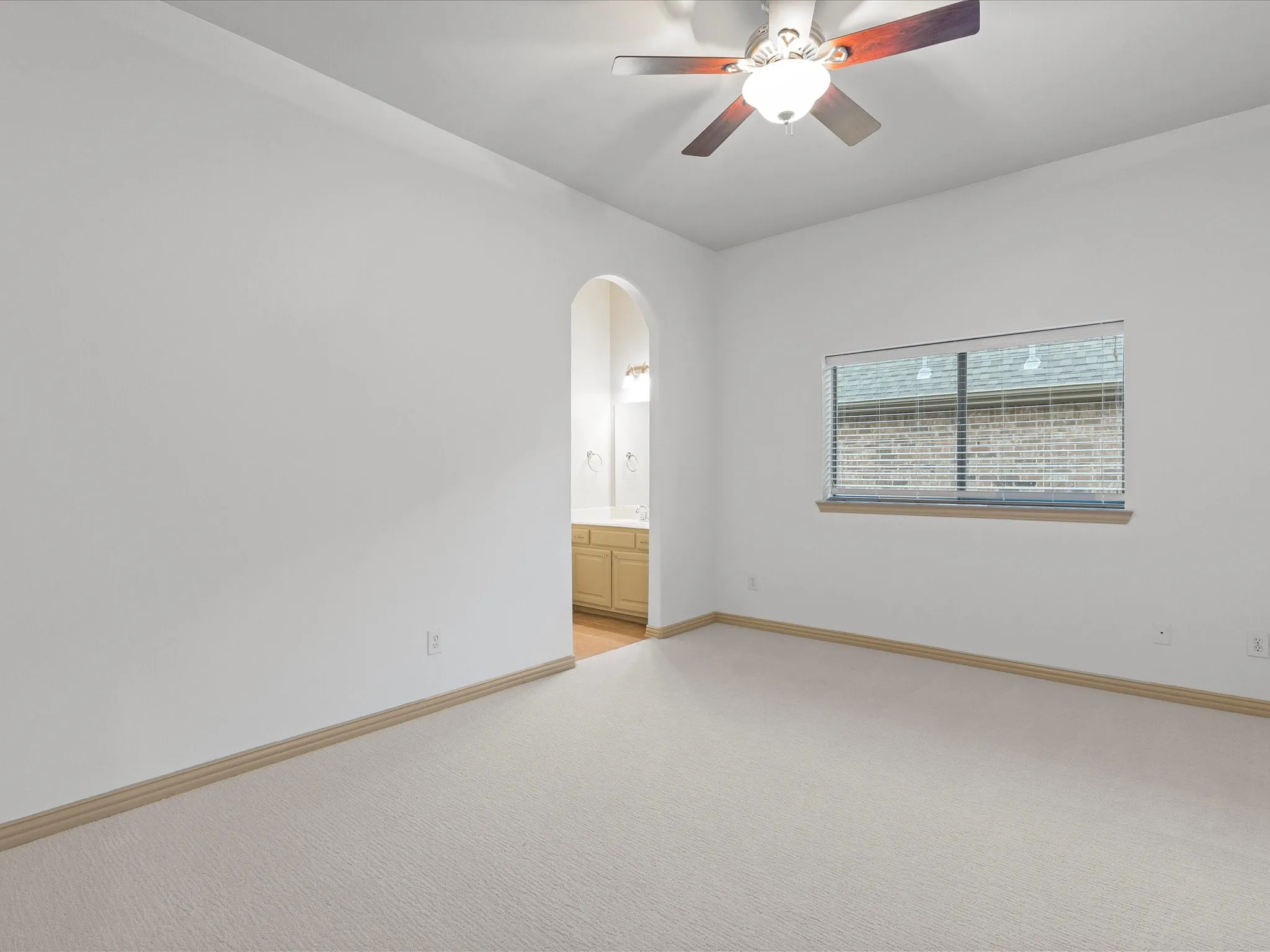 Single Family Residence For Sale in Denton County , 2948 Clearfork Trail, Frisco, Texas 75034, 4 Bedroom, 4 Bathroom, 2 Garage spaces, 4,271 Sqft, built in 2007, mls#21395061, Real Estate Agent in Frisco, Homes For Sale in Denton county, Homes For Sale in Frisco, Realtor in Frisco Texas, Real Estate Brokerage Independent Realty Texas, Luminita Cordes Realtor