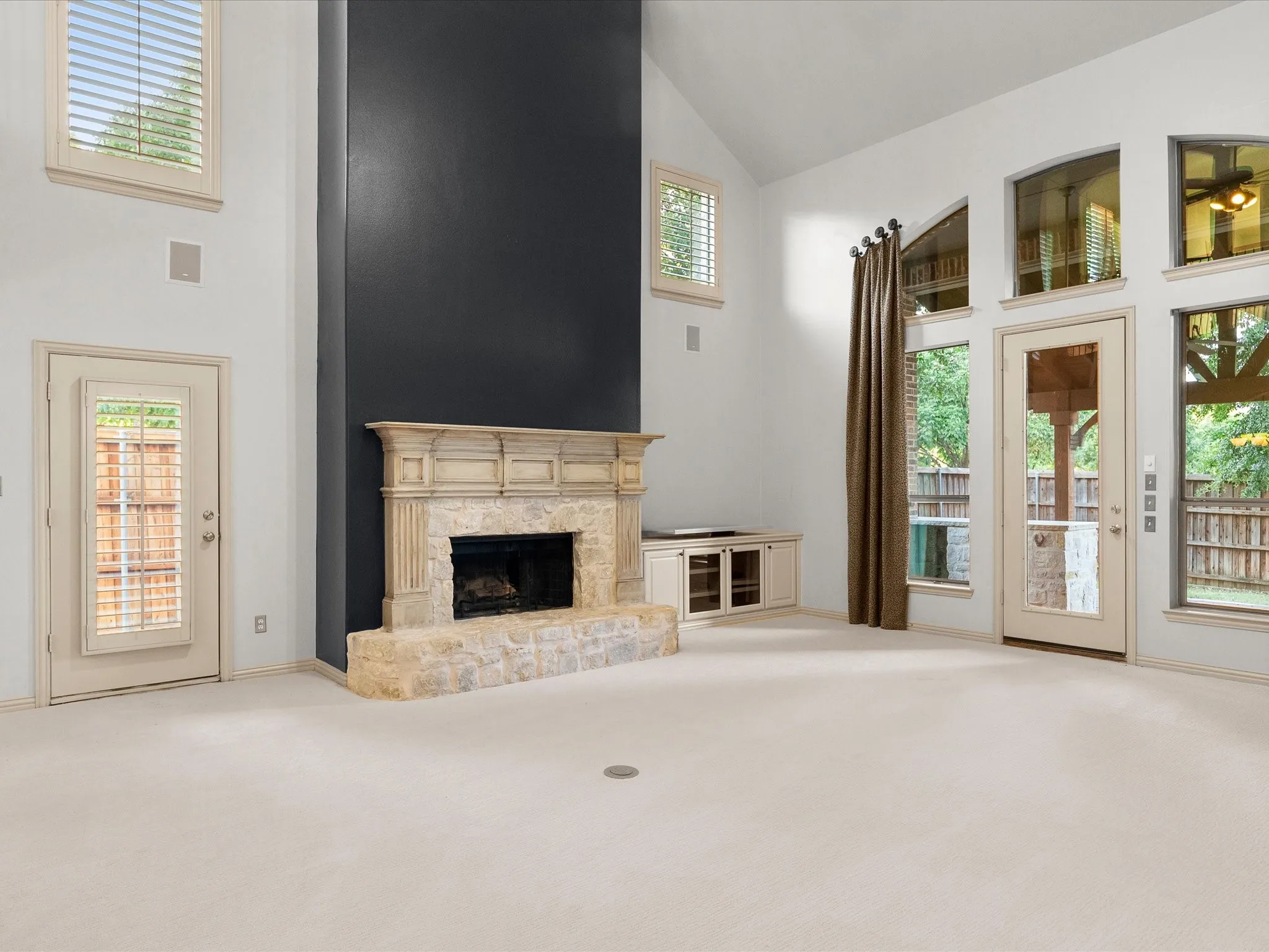 Single Family Residence For Sale in Denton County , 2948 Clearfork Trail, Frisco, Texas 75034, 4 Bedroom, 4 Bathroom, 2 Garage spaces, 4,271 Sqft, built in 2007, mls#21395061, Real Estate Agent in Frisco, Homes For Sale in Denton county, Homes For Sale in Frisco, Realtor in Frisco Texas, Real Estate Brokerage Independent Realty Texas, Luminita Cordes Realtor