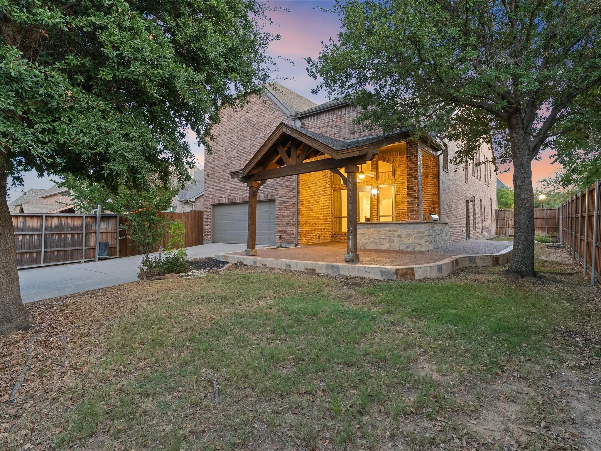 Single Family Residence For Sale in Denton County , 2948 Clearfork Trail, Frisco, Texas 75034, 4 Bedroom, 4 Bathroom, 2 Garage spaces, 4,271 Sqft, built in 2007, mls#21395061, Real Estate Agent in Frisco, Homes For Sale in Denton county, Homes For Sale in Frisco, Realtor in Frisco Texas, Real Estate Brokerage Independent Realty Texas, Luminita Cordes Realtor