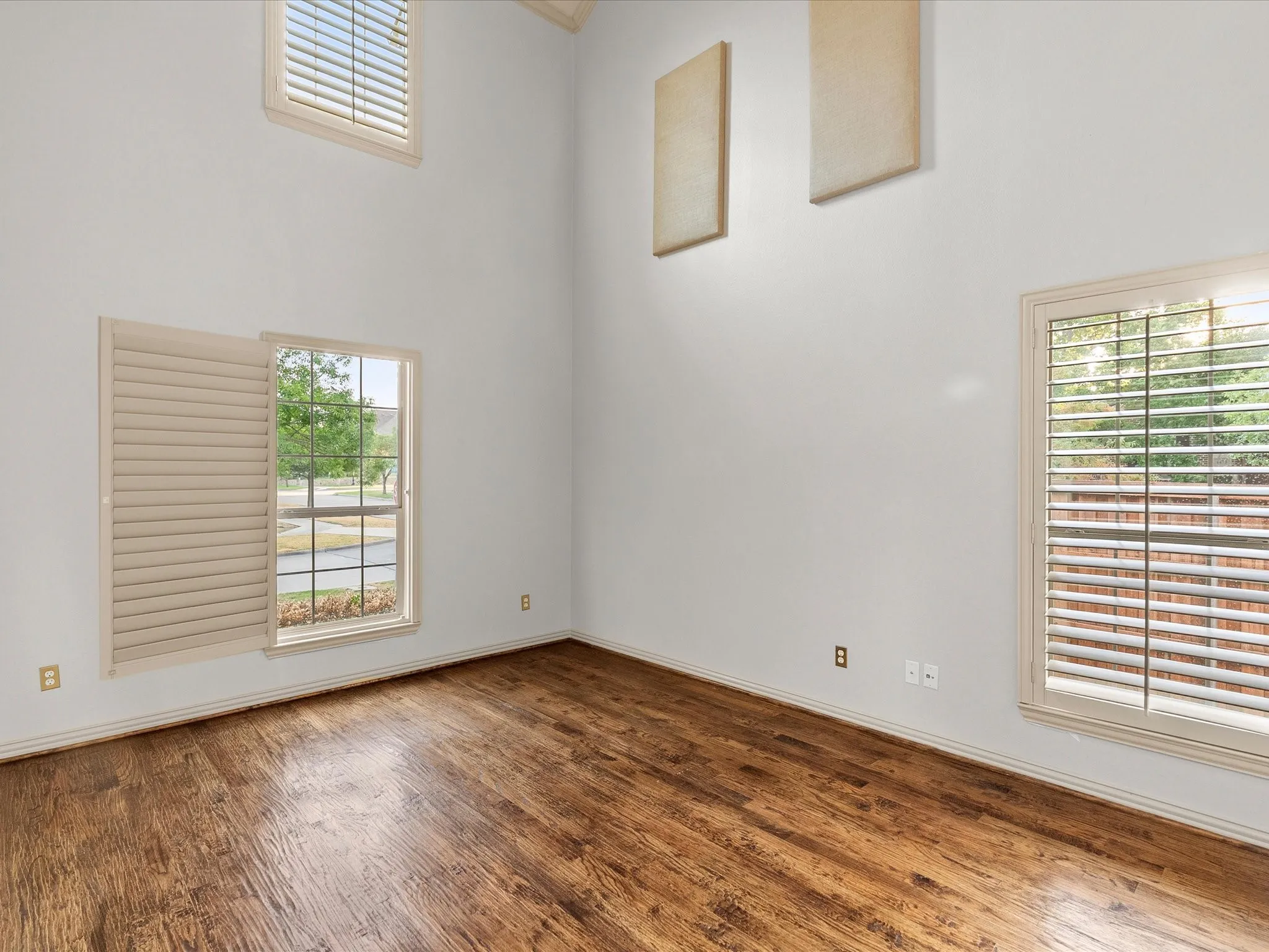 Single Family Residence For Sale in Denton County , 2948 Clearfork Trail, Frisco, Texas 75034, 4 Bedroom, 4 Bathroom, 2 Garage spaces, 4,271 Sqft, built in 2007, mls#21395061, Real Estate Agent in Frisco, Homes For Sale in Denton county, Homes For Sale in Frisco, Realtor in Frisco Texas, Real Estate Brokerage Independent Realty Texas, Luminita Cordes Realtor