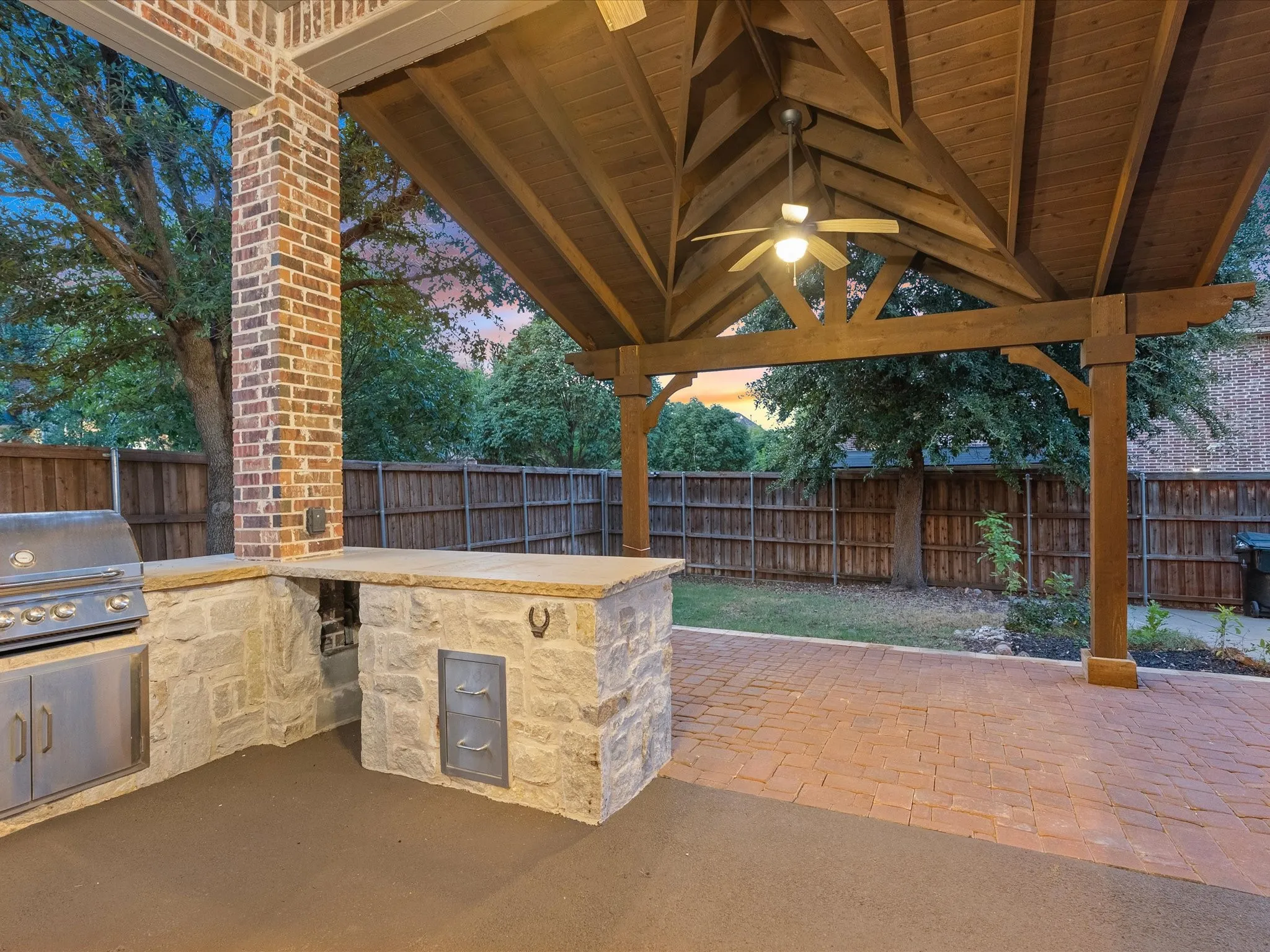 Single Family Residence For Sale in Denton County , 2948 Clearfork Trail, Frisco, Texas 75034, 4 Bedroom, 4 Bathroom, 2 Garage spaces, 4,271 Sqft, built in 2007, mls#21395061, Real Estate Agent in Frisco, Homes For Sale in Denton county, Homes For Sale in Frisco, Realtor in Frisco Texas, Real Estate Brokerage Independent Realty Texas, Luminita Cordes Realtor