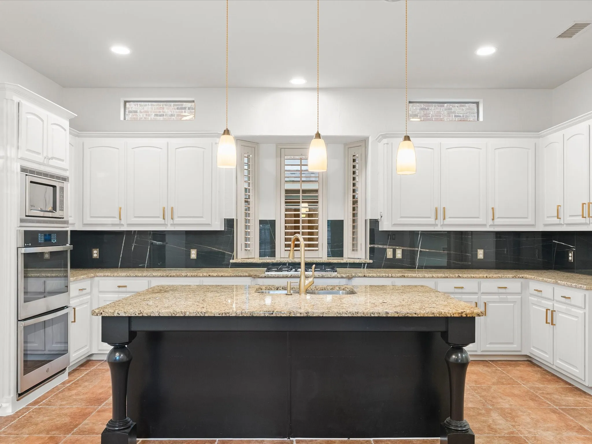 Single Family Residence For Sale in Denton County , 2948 Clearfork Trail, Frisco, Texas 75034, 4 Bedroom, 4 Bathroom, 2 Garage spaces, 4,271 Sqft, built in 2007, mls#21395061, Real Estate Agent in Frisco, Homes For Sale in Denton county, Homes For Sale in Frisco, Realtor in Frisco Texas, Real Estate Brokerage Independent Realty Texas, Luminita Cordes Realtor