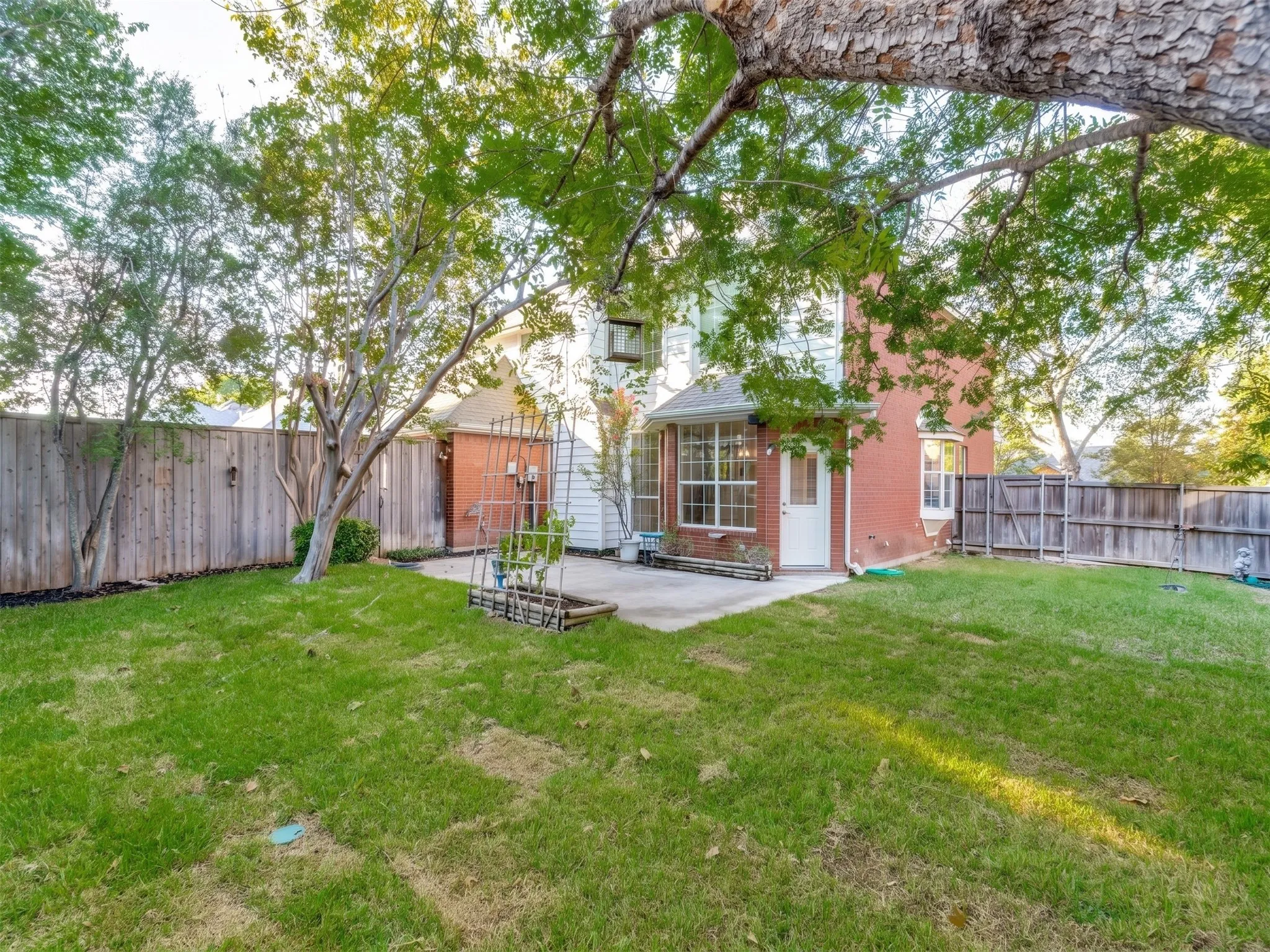 Single Family Residence For Sale in Collin County , 2032 Liverpool Drive, Plano, Texas 75025, 4 Bedroom, 3 Bathroom, 2 Garage spaces, 2,860 Sqft, built in 1990, mls#21397067, Real Estate Agent in Plano, Homes For Sale in Collin county, Homes For Sale in Plano, Realtor in Plano Texas, Real Estate Brokerage Independent Realty Texas, Luminita Cordes Realtor