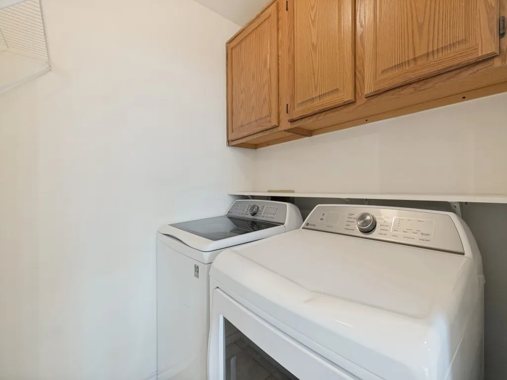 Single Family Residence For Sale in Collin County , 2032 Liverpool Drive, Plano, Texas 75025, 4 Bedroom, 3 Bathroom, 2 Garage spaces, 2,860 Sqft, built in 1990, mls#21397067, Real Estate Agent in Plano, Homes For Sale in Collin county, Homes For Sale in Plano, Realtor in Plano Texas, Real Estate Brokerage Independent Realty Texas, Luminita Cordes Realtor