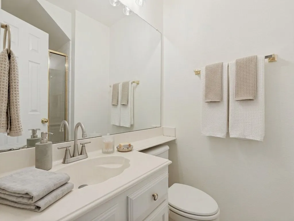 Bathroom with virtually staged decor