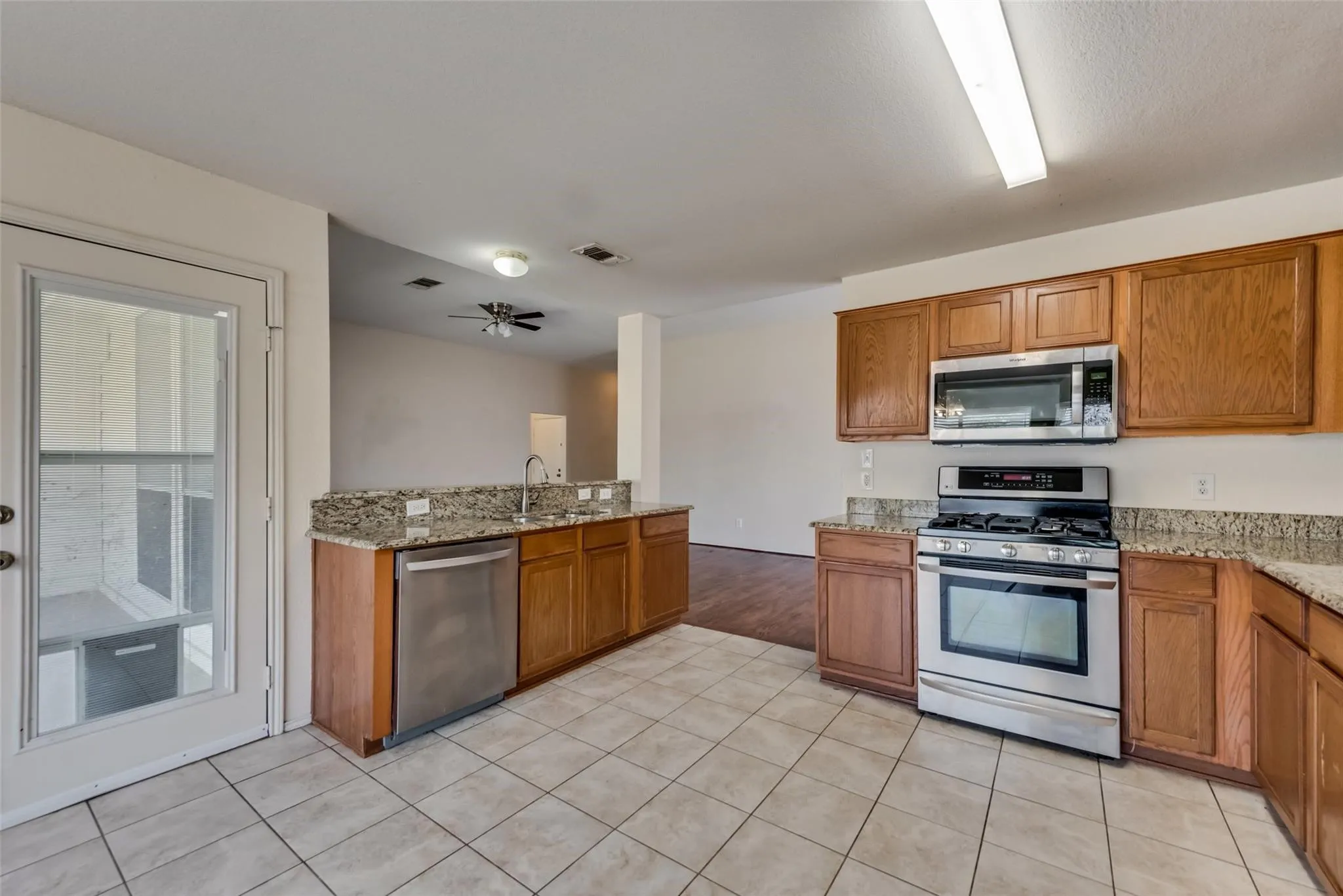 Single Family Residence For Rent in Tarrant County , 3301 Rustic Meadow Trail, Mansfield, Texas 76063, 4 Bedroom, 2 Bathroom, 2 Garage spaces, 1,846 Sqft, built in 1999, mls#21397031, Real Estate Agent in Mansfield, Homes For Rent in Tarrant county, Homes For Rent in Mansfield, Realtor in Mansfield Texas, Real Estate Brokerage Independent Realty Texas, Luminita Cordes Realtor