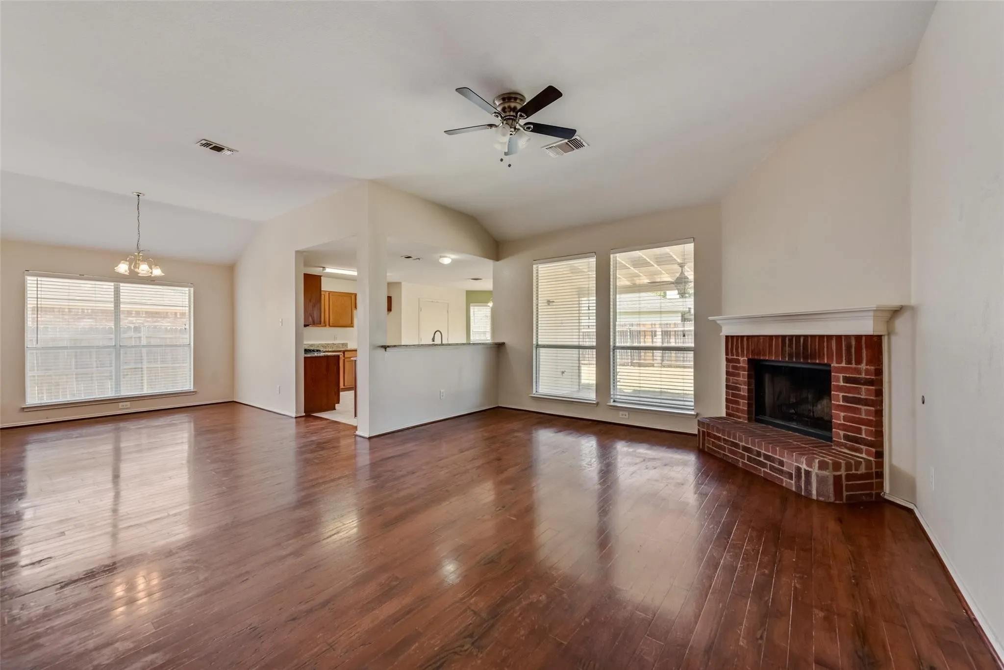 Single Family Residence For Rent in Tarrant County , 3301 Rustic Meadow Trail, Mansfield, Texas 76063, 4 Bedroom, 2 Bathroom, 2 Garage spaces, 1,846 Sqft, built in 1999, mls#21397031, Real Estate Agent in Mansfield, Homes For Rent in Tarrant county, Homes For Rent in Mansfield, Realtor in Mansfield Texas, Real Estate Brokerage Independent Realty Texas, Luminita Cordes Realtor