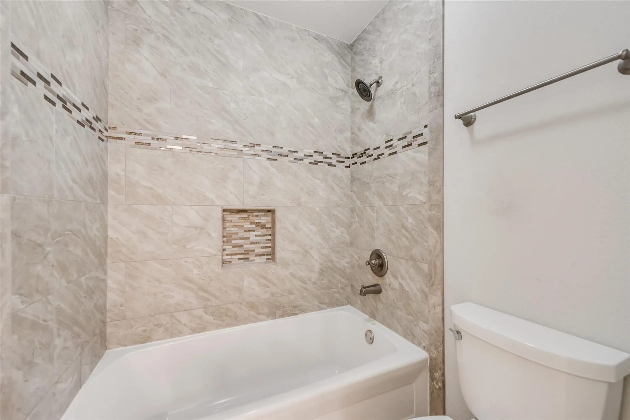Single Family Residence For Rent in Tarrant County , 3301 Rustic Meadow Trail, Mansfield, Texas 76063, 4 Bedroom, 2 Bathroom, 2 Garage spaces, 1,846 Sqft, built in 1999, mls#21397031, Real Estate Agent in Mansfield, Homes For Rent in Tarrant county, Homes For Rent in Mansfield, Realtor in Mansfield Texas, Real Estate Brokerage Independent Realty Texas, Luminita Cordes Realtor