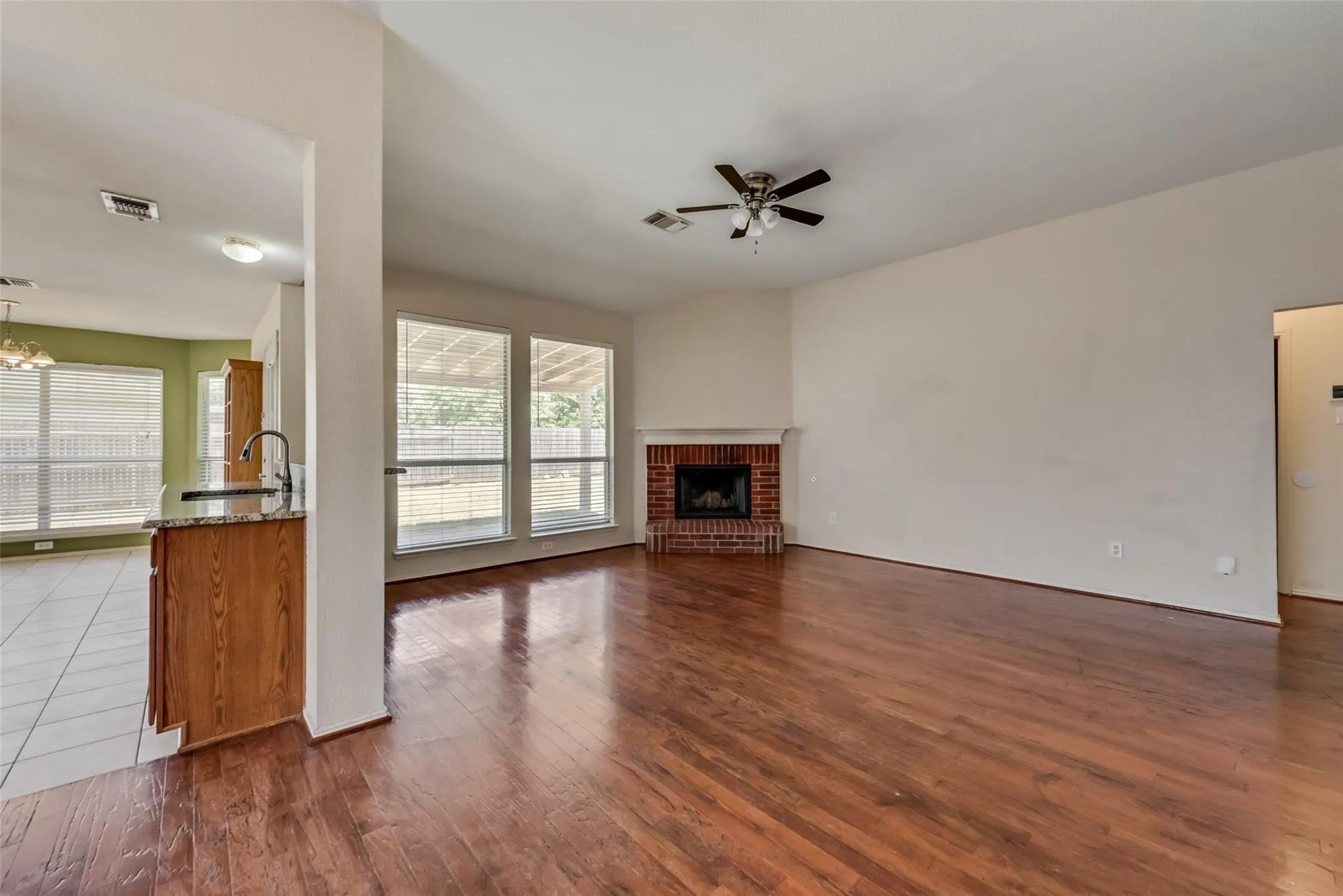 Single Family Residence For Rent in Tarrant County , 3301 Rustic Meadow Trail, Mansfield, Texas 76063, 4 Bedroom, 2 Bathroom, 2 Garage spaces, 1,846 Sqft, built in 1999, mls#21397031, Real Estate Agent in Mansfield, Homes For Rent in Tarrant county, Homes For Rent in Mansfield, Realtor in Mansfield Texas, Real Estate Brokerage Independent Realty Texas, Luminita Cordes Realtor