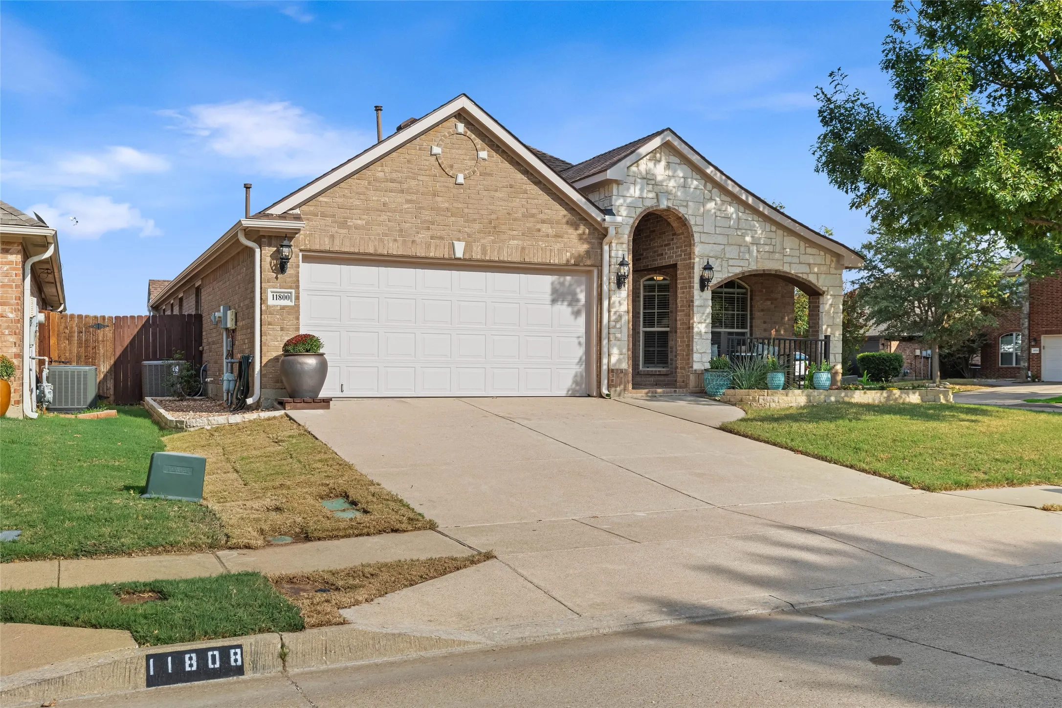 Single Family Residence For Sale in Tarrant County , 11800 Basilwood Drive, Fort Worth, Texas 76244, 3 Bedroom, 2 Bathroom, 2 Garage spaces, 1,921 Sqft, built in 2011, mls#21397011, Real Estate Agent in Fort Worth, Homes For Sale in Tarrant county, Homes For Sale in Fort Worth, Realtor in Fort Worth Texas, Real Estate Brokerage Independent Realty Texas, Luminita Cordes Realtor